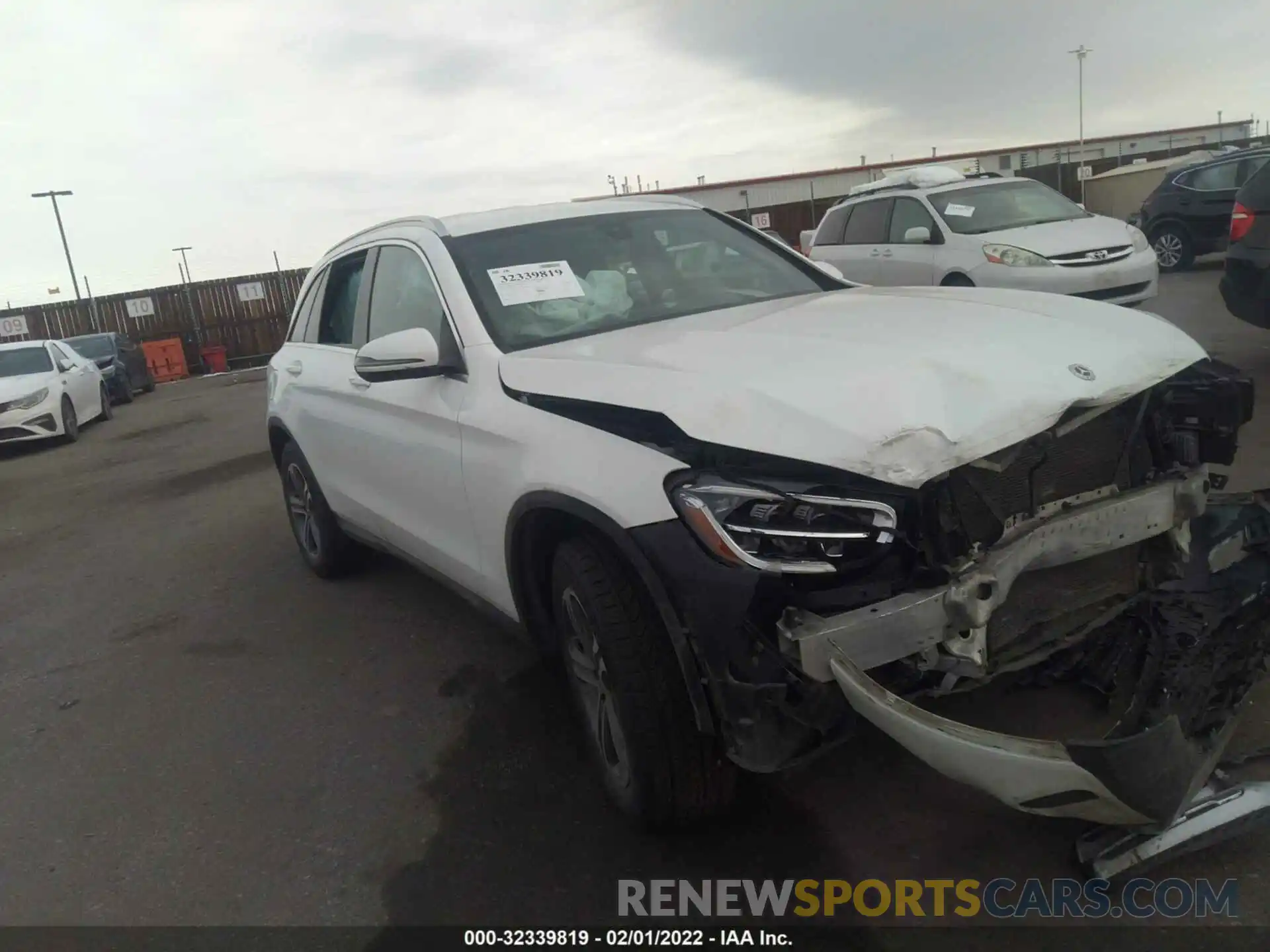 1 Photograph of a damaged car WDC0G8EB8LF716130 MERCEDES-BENZ GLC 2020