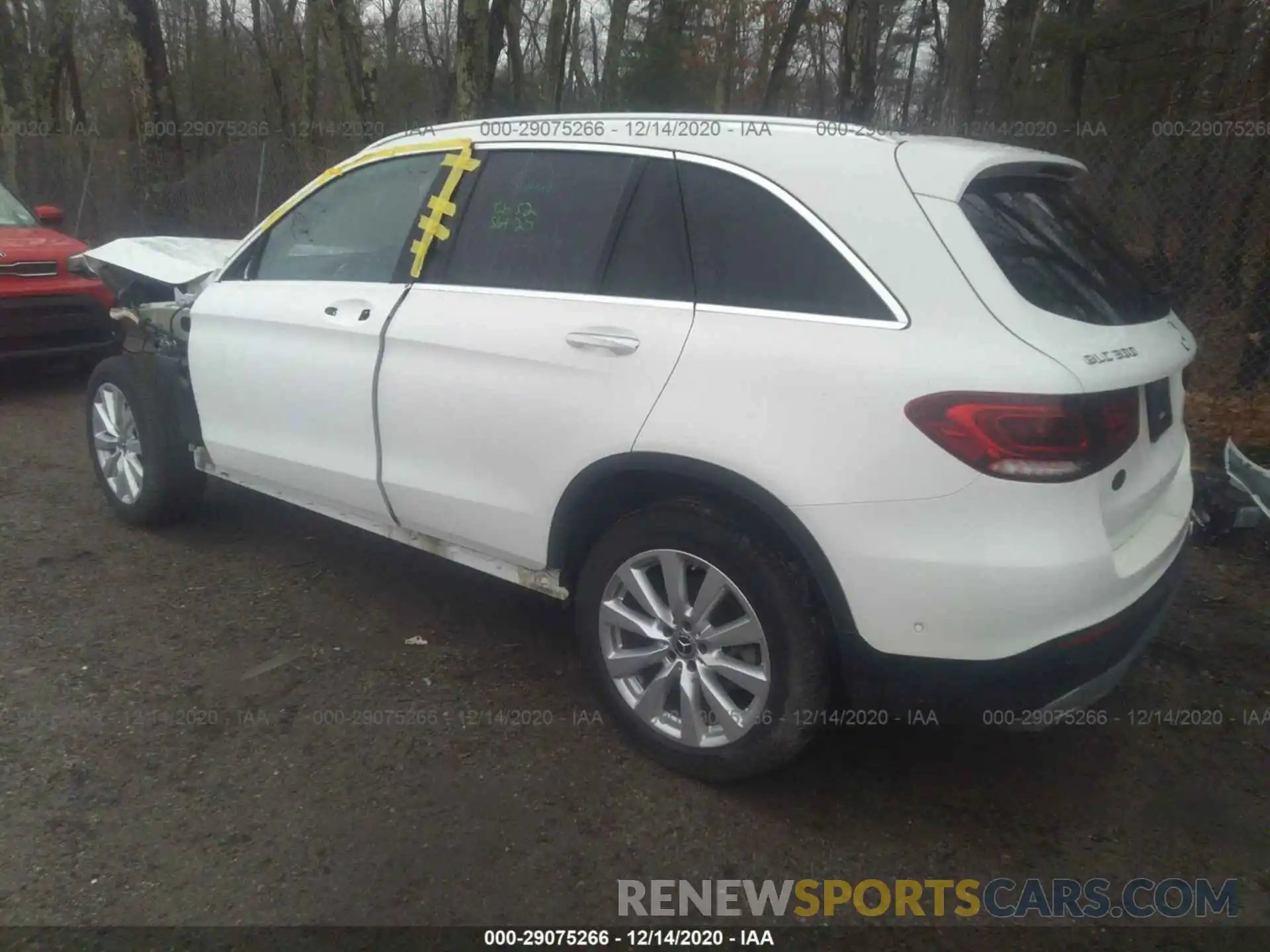 3 Фотография поврежденного автомобиля WDC0G8EB8LF731940 MERCEDES-BENZ GLC 2020