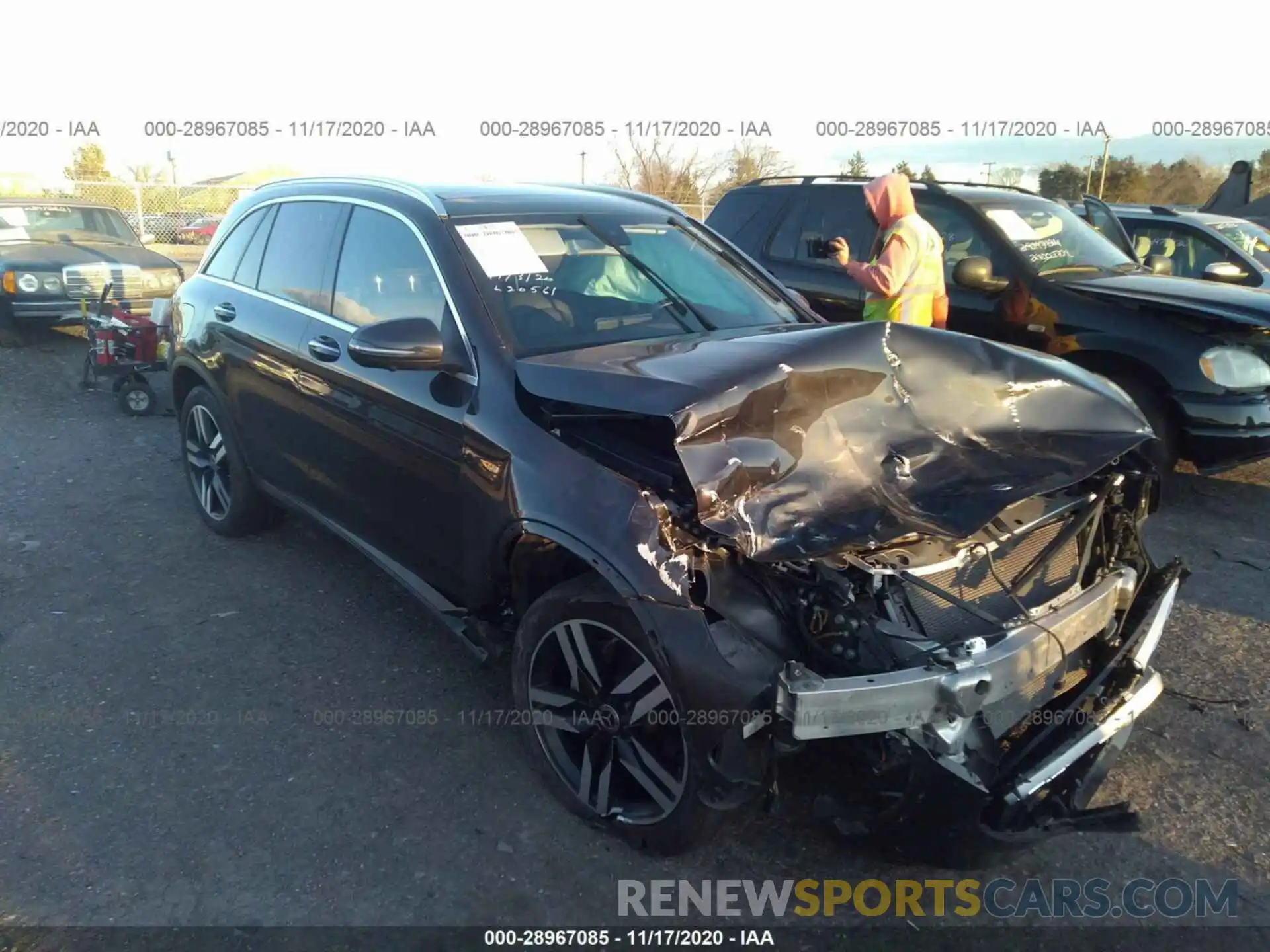 1 Фотография поврежденного автомобиля WDC0G8EB9LF686085 MERCEDES-BENZ GLC 2020