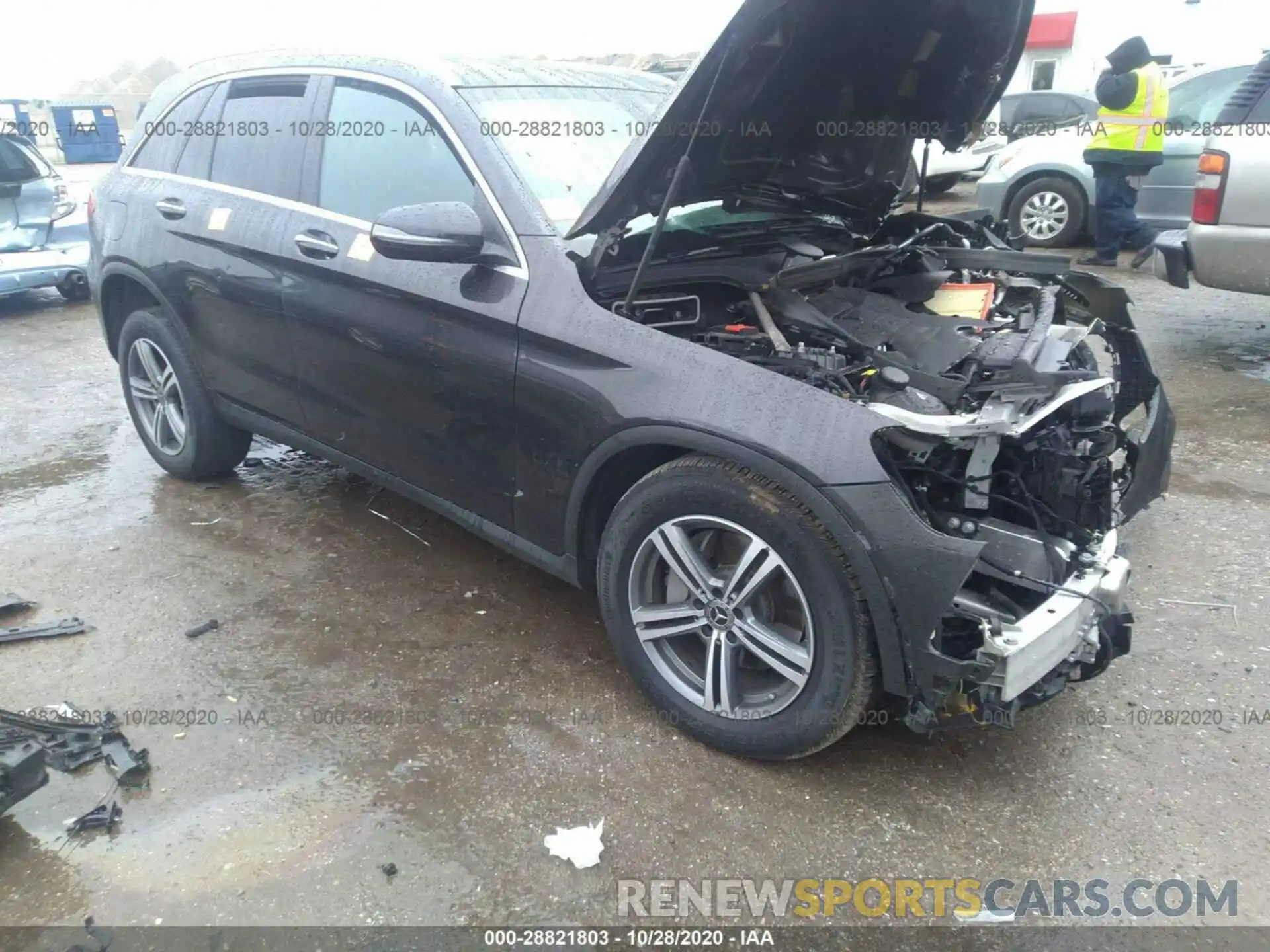 1 Фотография поврежденного автомобиля WDC0G8EBXLF680585 MERCEDES-BENZ GLC 2020