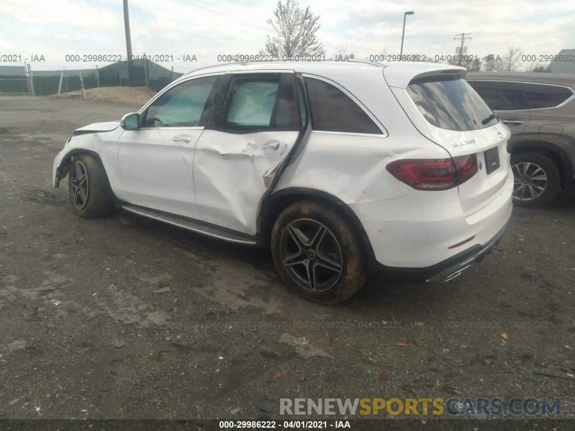 3 Photograph of a damaged car WDC0G8EBXLF724018 MERCEDES-BENZ GLC 2020