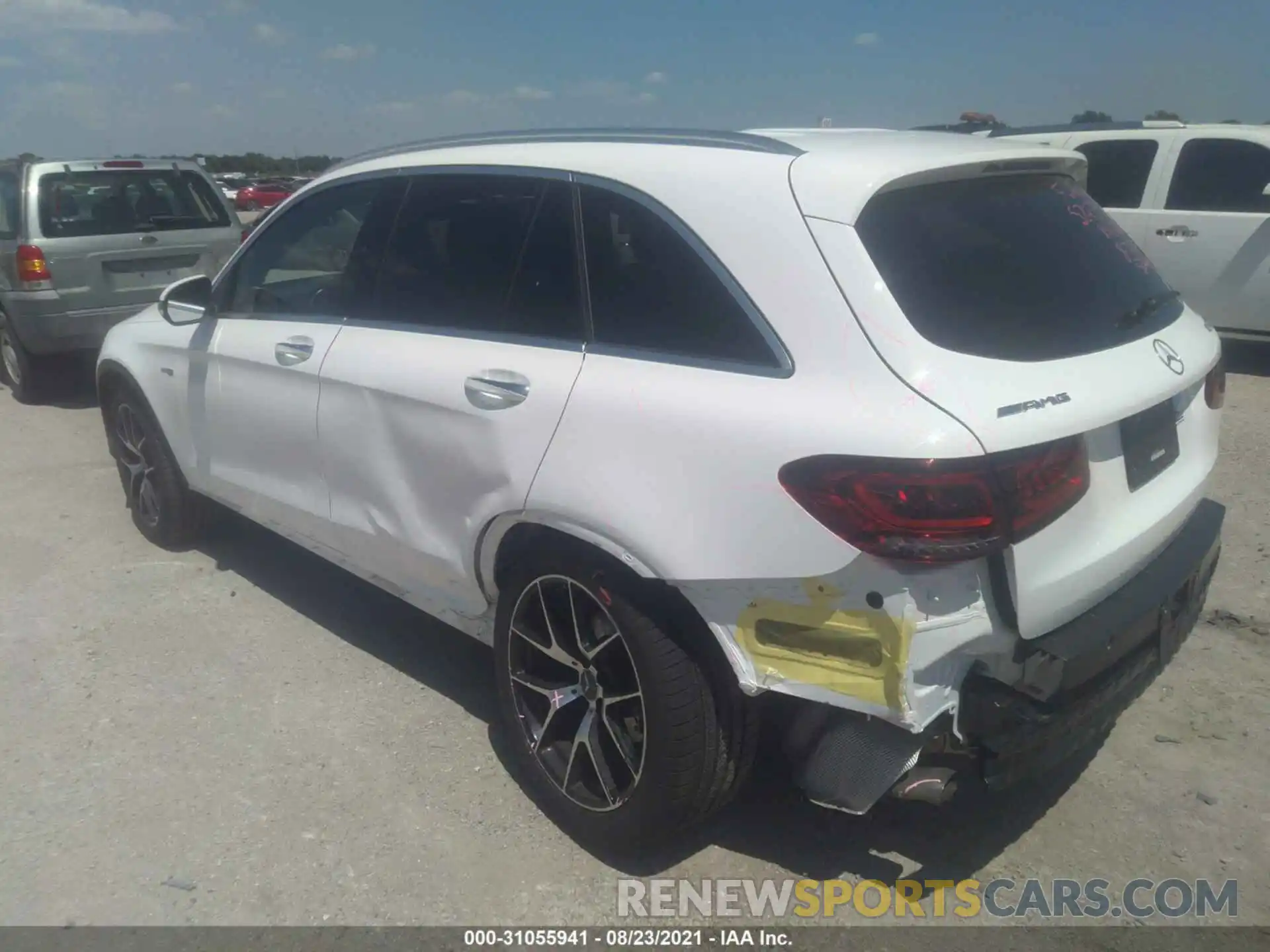 3 Photograph of a damaged car W1N0G6EB2MF954060 MERCEDES-BENZ GLC 2021