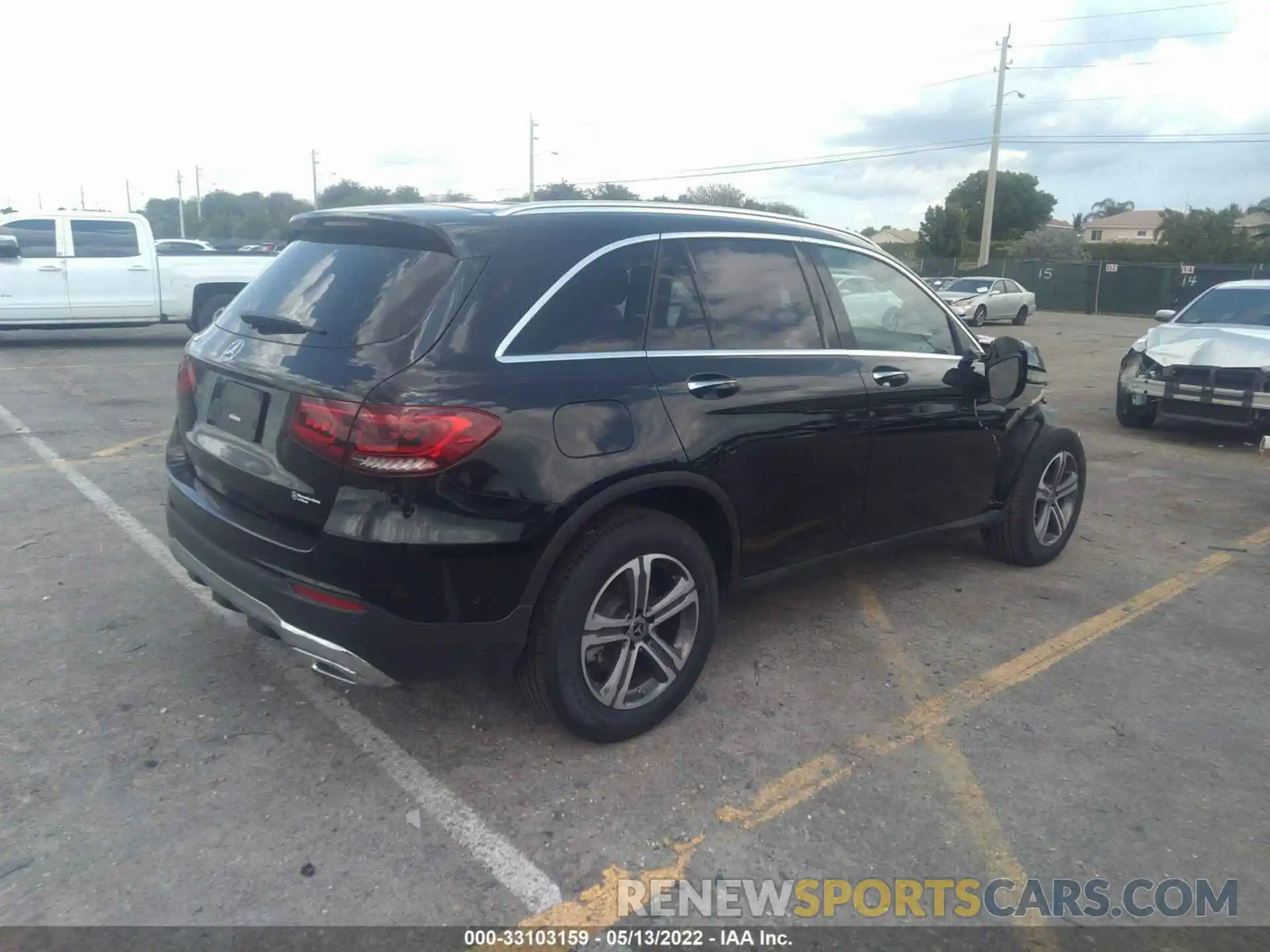 4 Photograph of a damaged car W1N0G8DB0MF914279 MERCEDES-BENZ GLC 2021