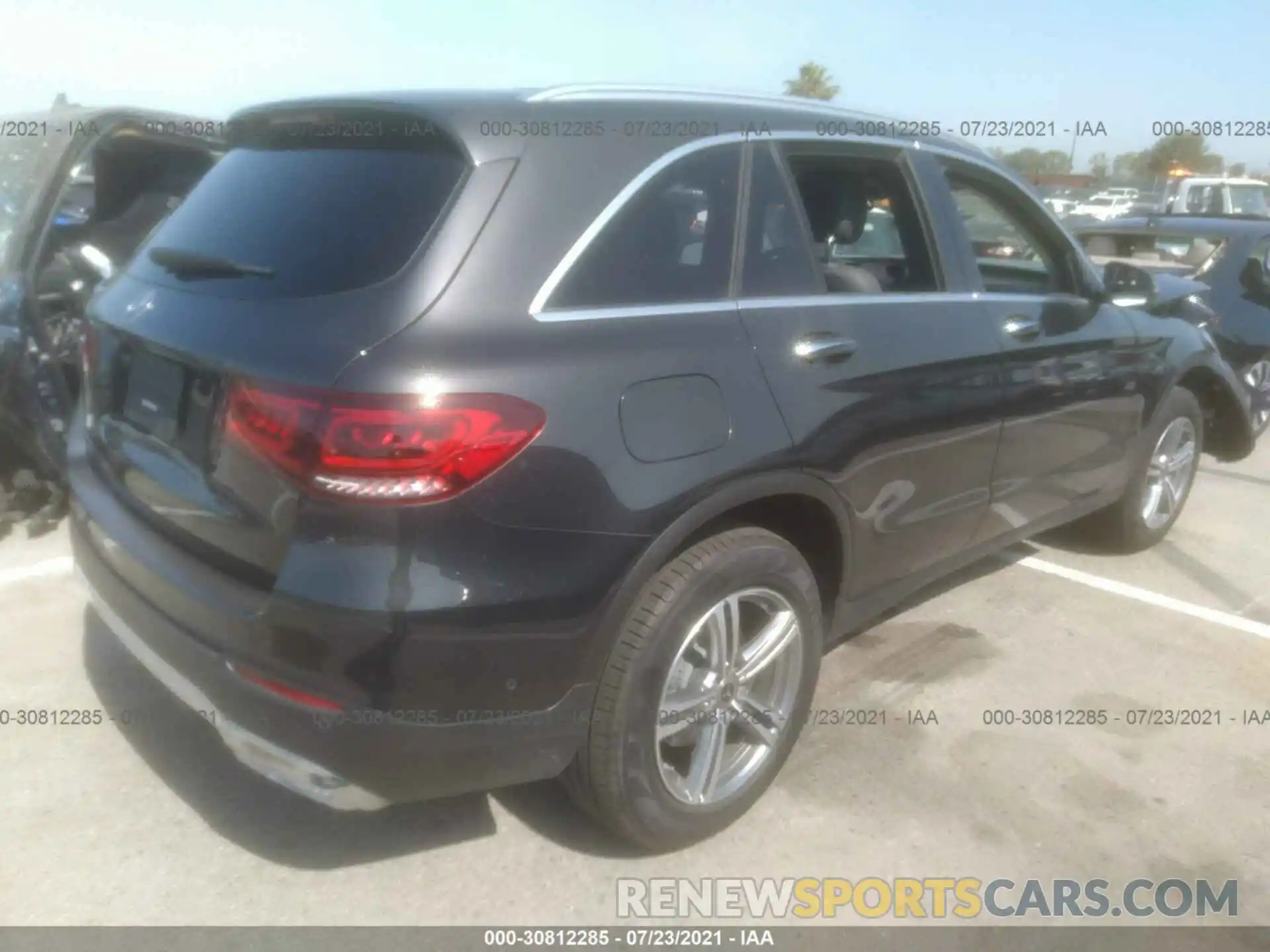 4 Photograph of a damaged car W1N0G8DB0MV268358 MERCEDES-BENZ GLC 2021