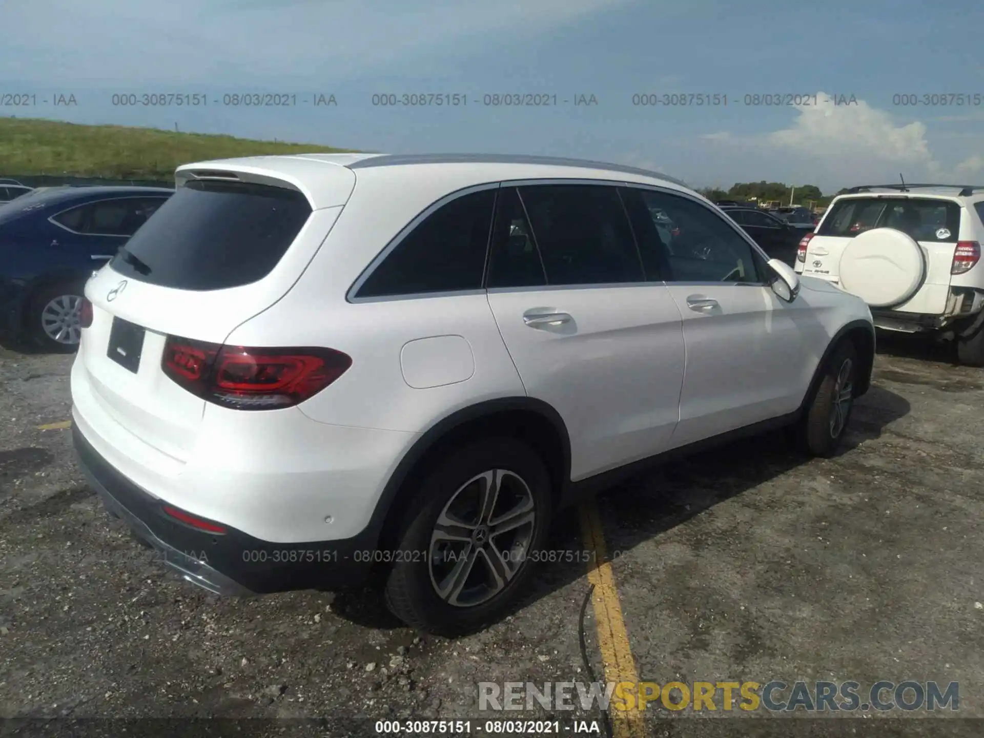 4 Photograph of a damaged car W1N0G8DB2MF926112 MERCEDES-BENZ GLC 2021