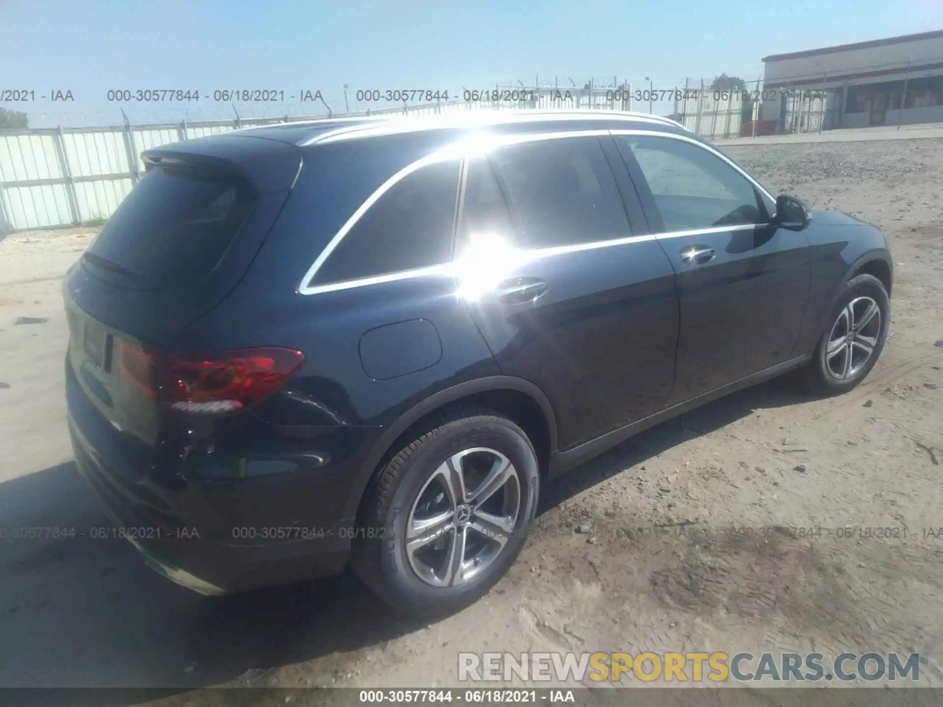 4 Фотография поврежденного автомобиля W1N0G8DB4MF870125 MERCEDES-BENZ GLC 2021