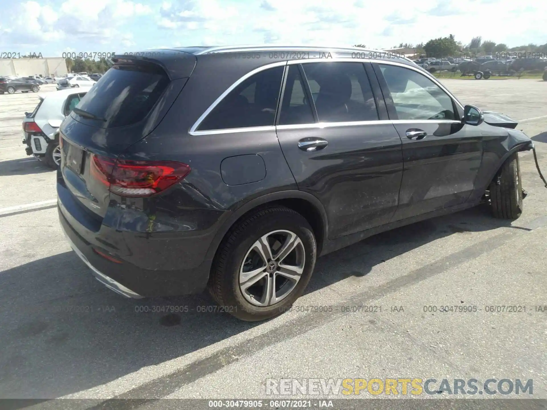 4 Photograph of a damaged car W1N0G8DB4MF898989 MERCEDES-BENZ GLC 2021