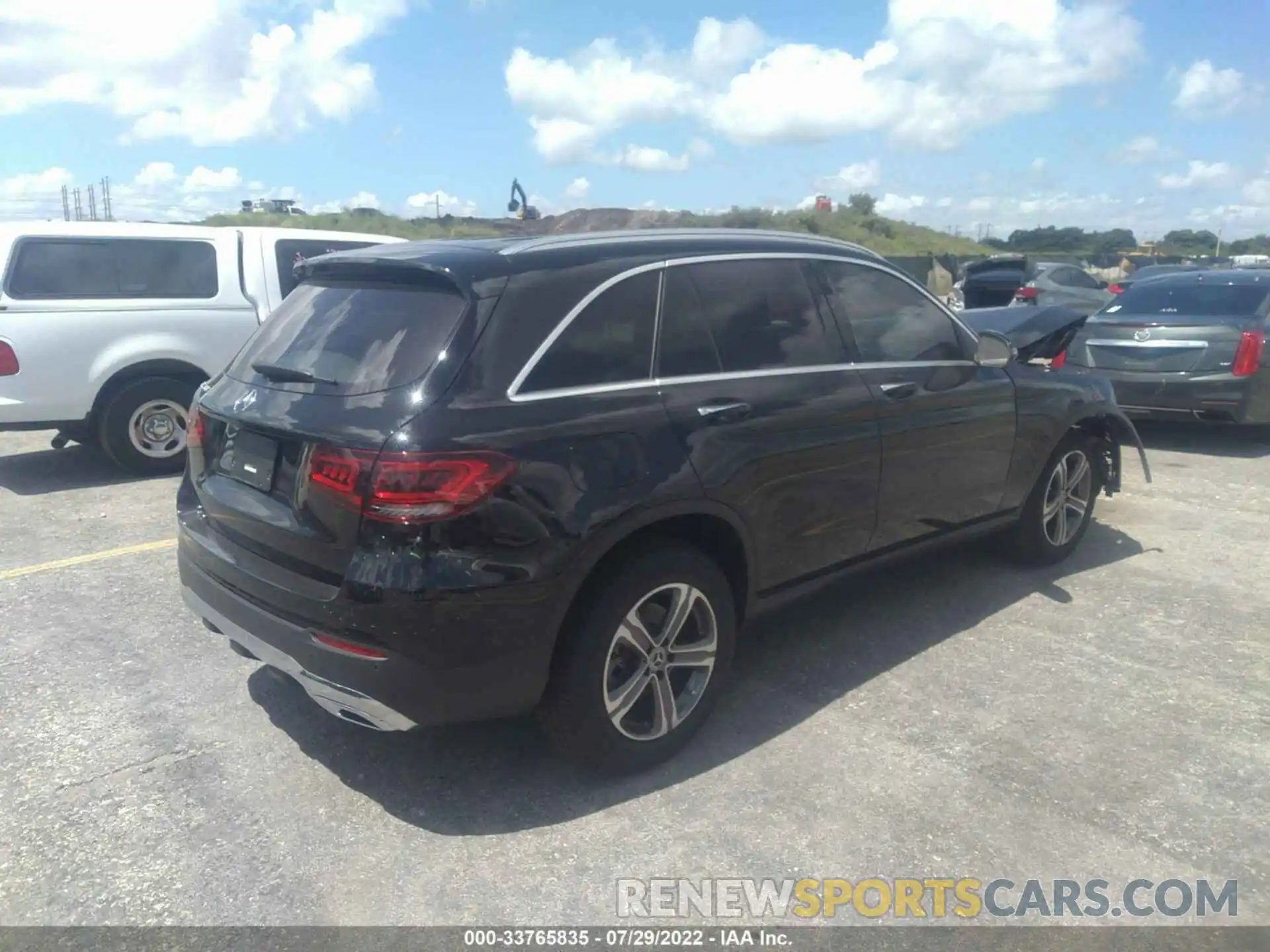 4 Photograph of a damaged car W1N0G8DB5MF926315 MERCEDES-BENZ GLC 2021