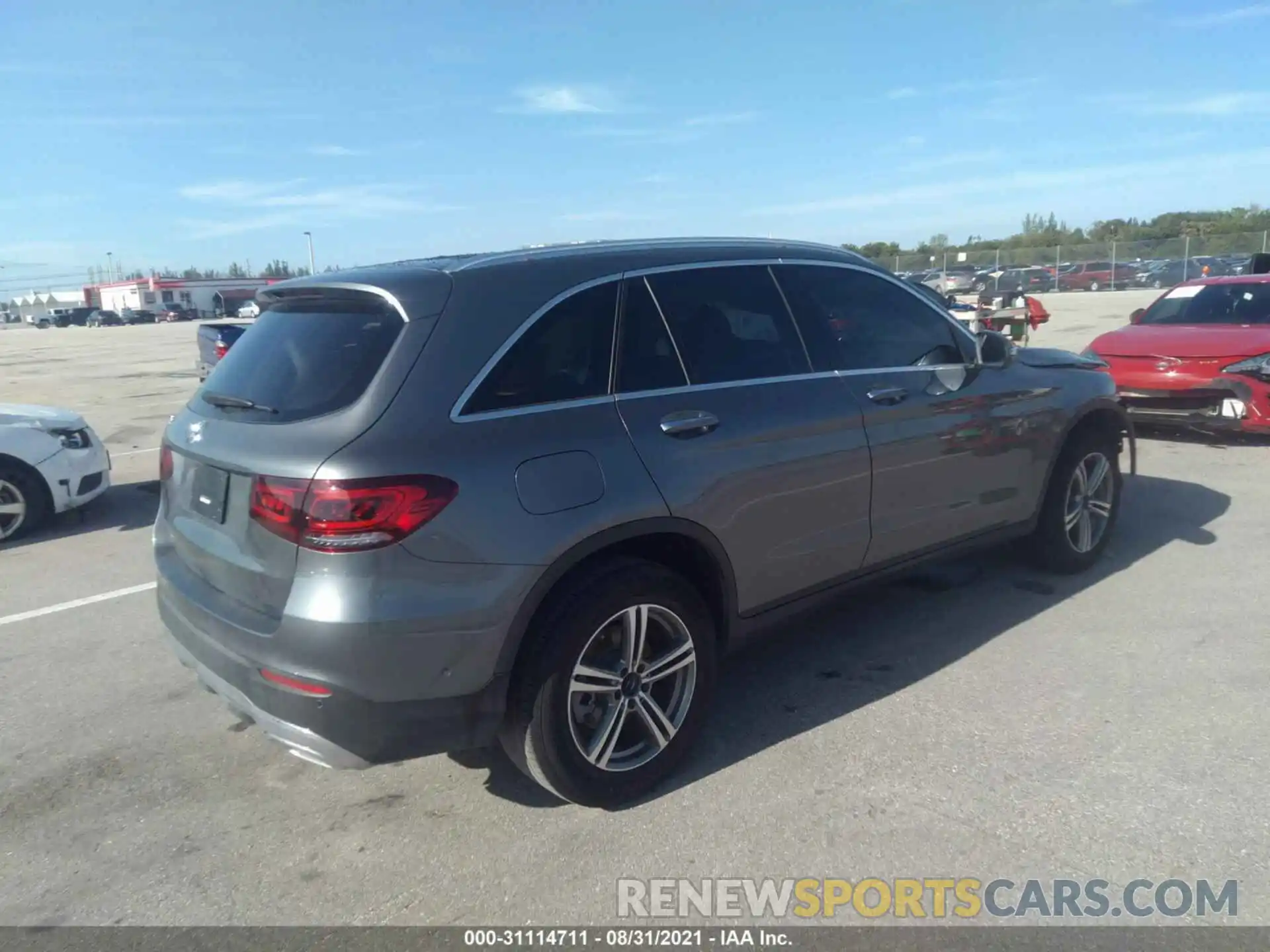 4 Photograph of a damaged car W1N0G8DB6MF872796 MERCEDES-BENZ GLC 2021