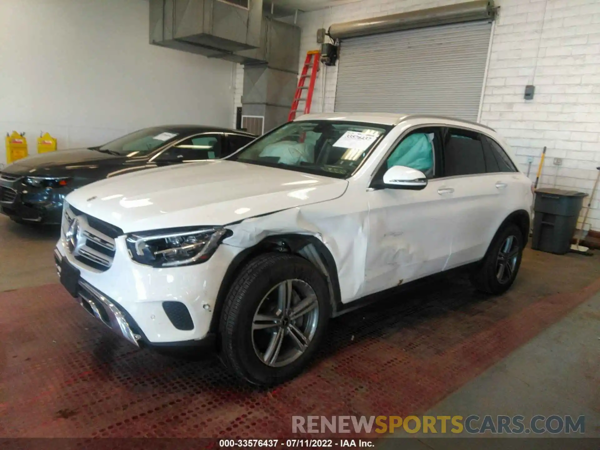 2 Фотография поврежденного автомобиля W1N0G8DB7MF911704 MERCEDES-BENZ GLC 2021