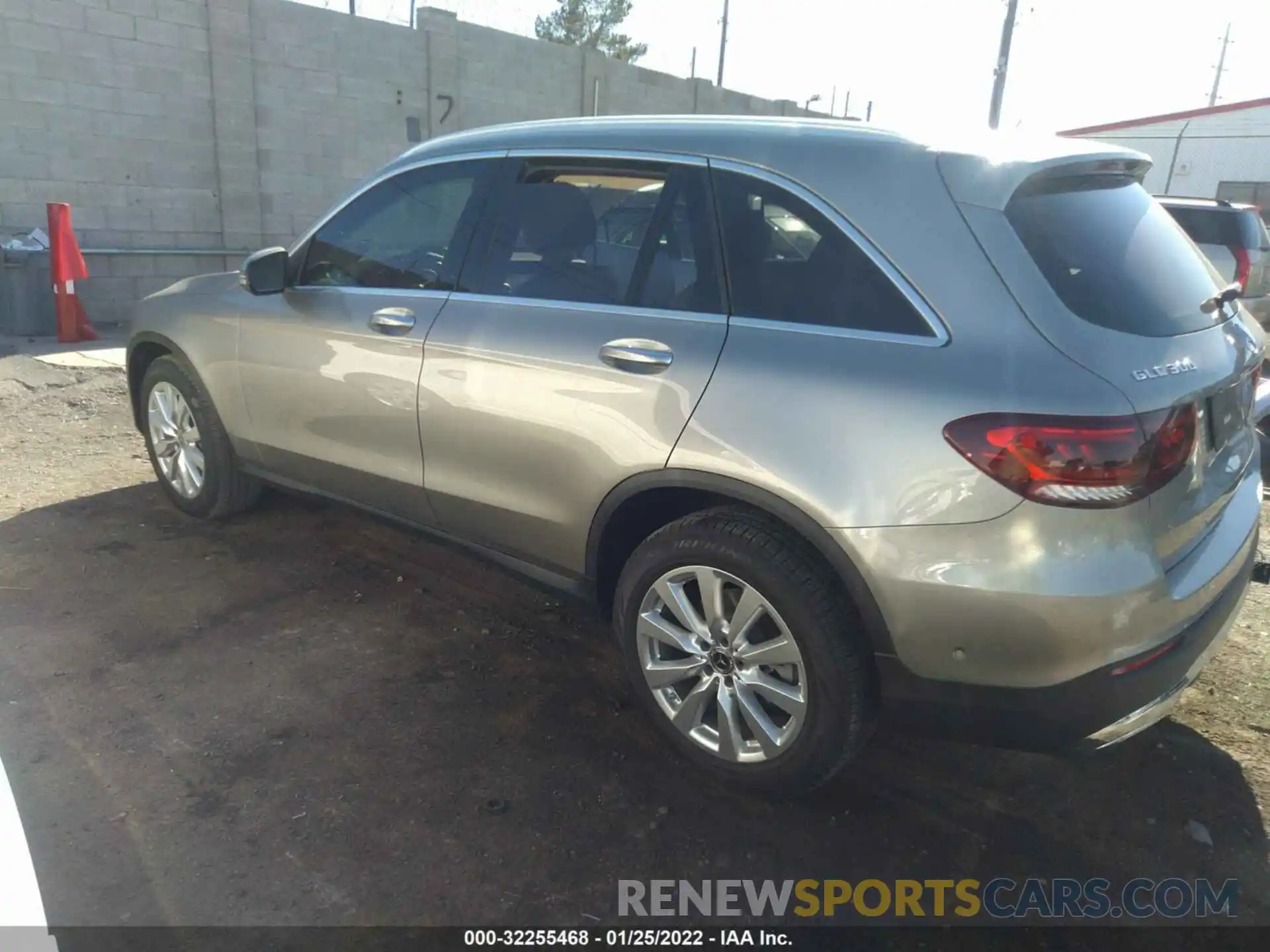 3 Photograph of a damaged car W1N0G8DB8MV263120 MERCEDES-BENZ GLC 2021