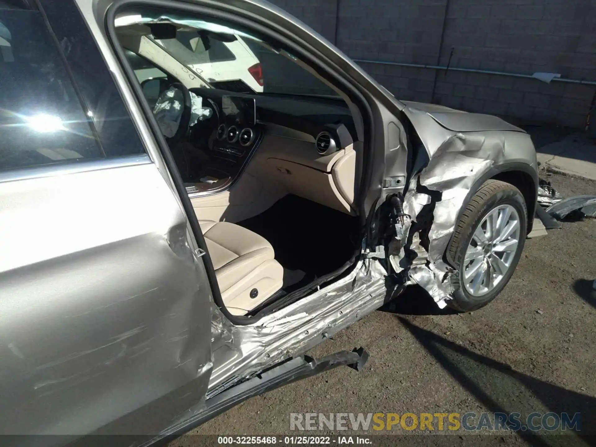 6 Photograph of a damaged car W1N0G8DB8MV263120 MERCEDES-BENZ GLC 2021