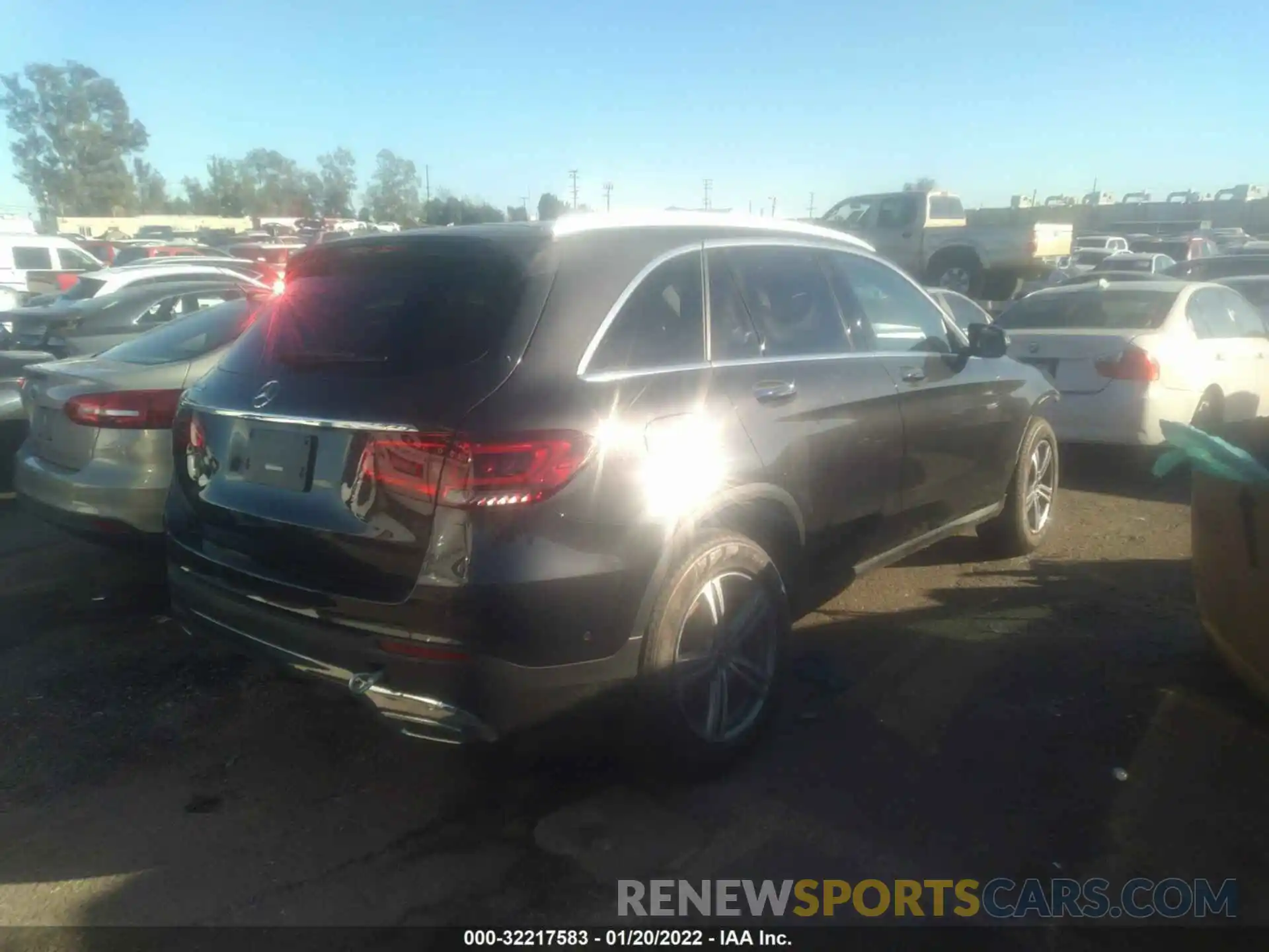 4 Photograph of a damaged car W1N0G8DB8MV303325 MERCEDES-BENZ GLC 2021