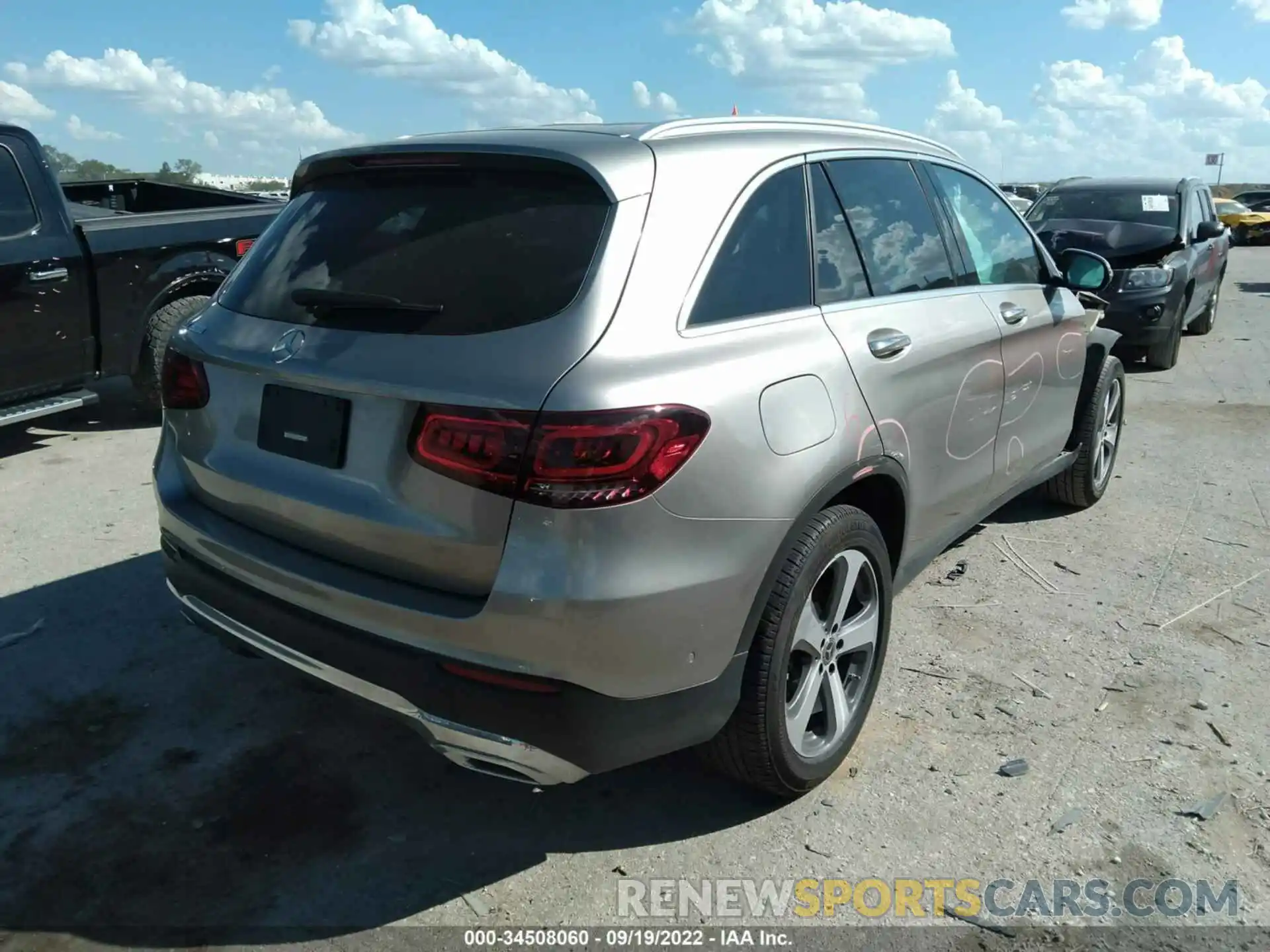 4 Photograph of a damaged car W1N0G8DB9MF900087 MERCEDES-BENZ GLC 2021