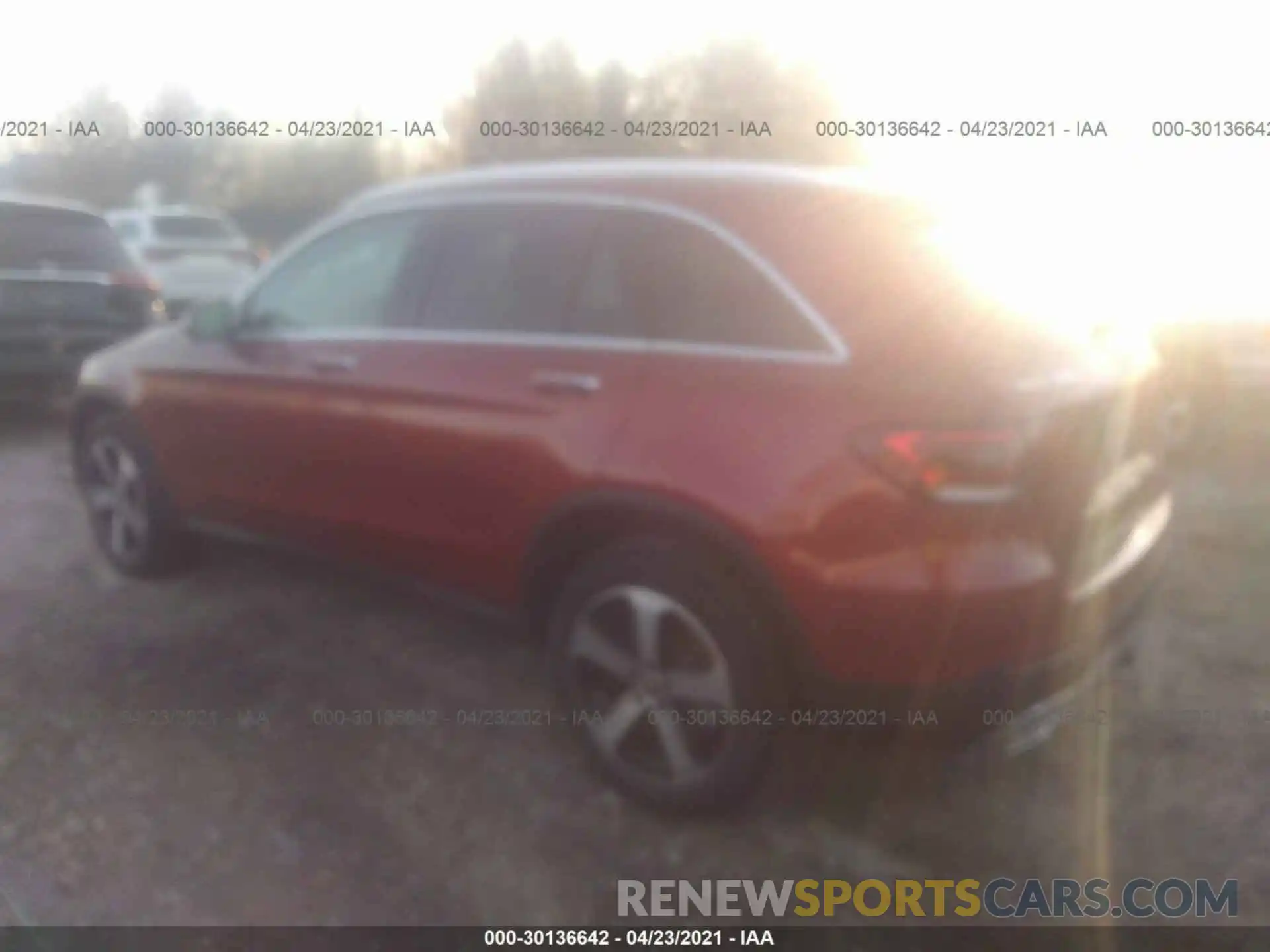 3 Photograph of a damaged car W1N0G8EB0MF889494 MERCEDES-BENZ GLC 2021