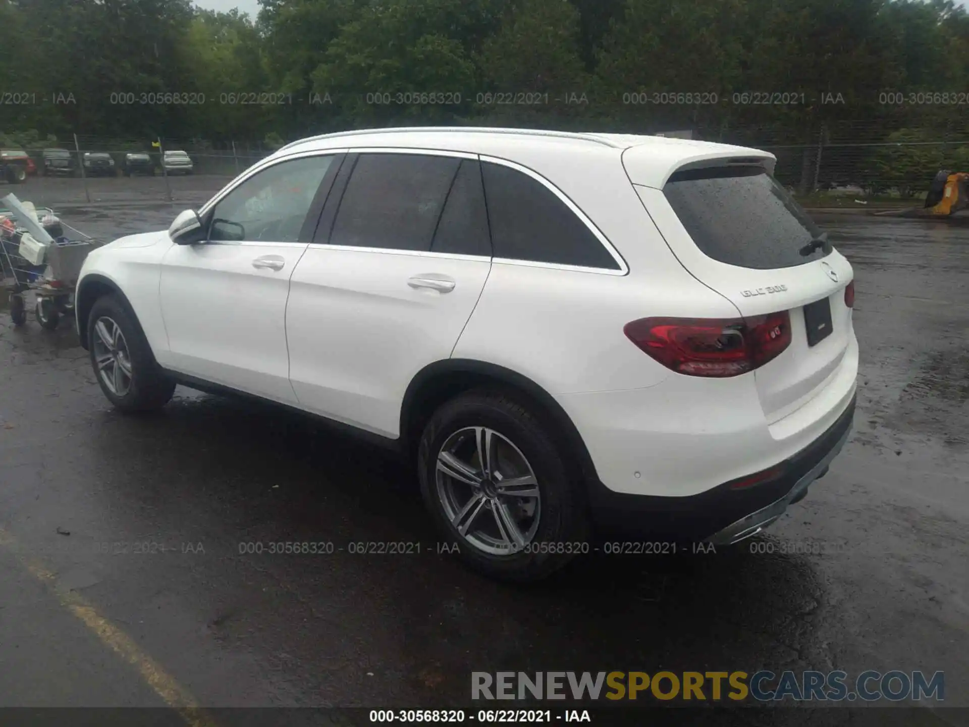 3 Photograph of a damaged car W1N0G8EB0MV301051 MERCEDES-BENZ GLC 2021