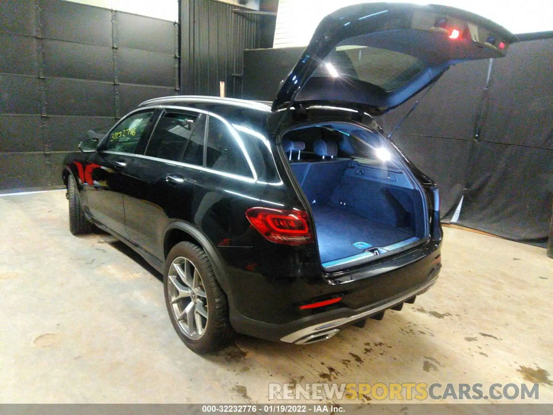 3 Photograph of a damaged car W1N0G8EB3MF878134 MERCEDES-BENZ GLC 2021