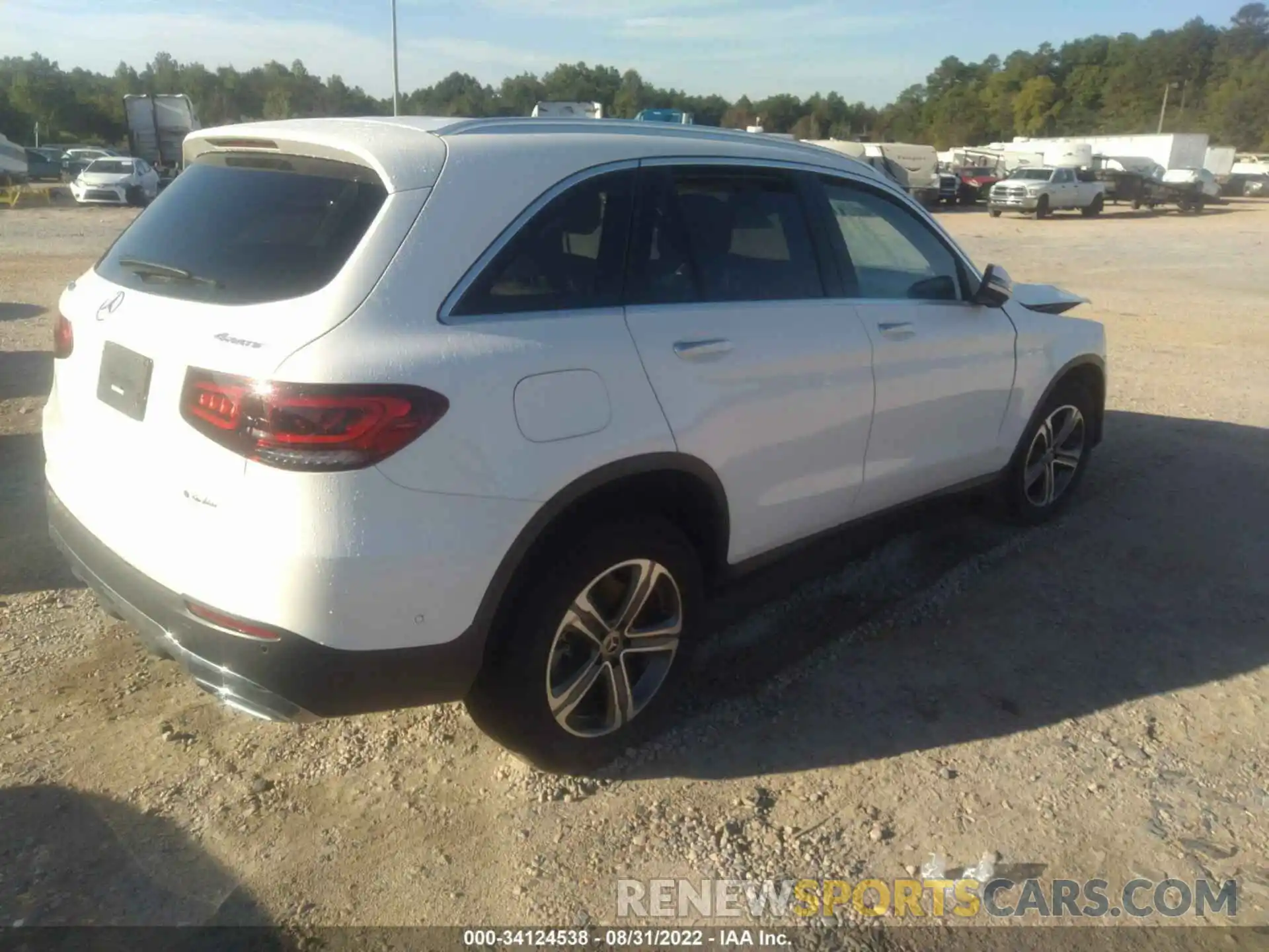 4 Photograph of a damaged car W1N0G8EB7MF918621 MERCEDES-BENZ GLC 2021