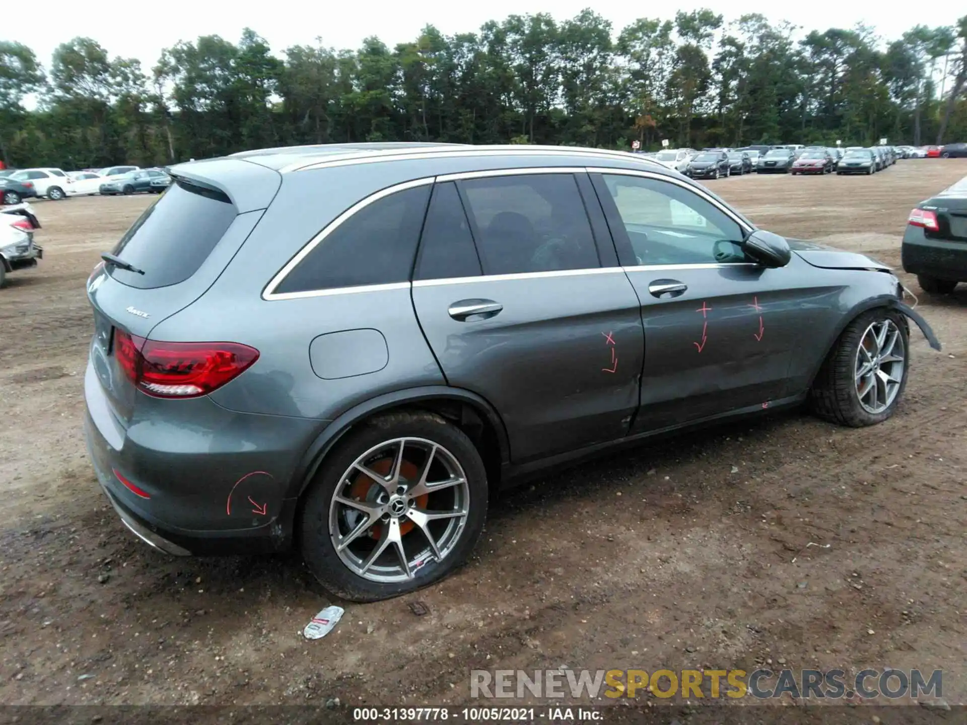 4 Photograph of a damaged car W1N0G8EB7MV301984 MERCEDES-BENZ GLC 2021