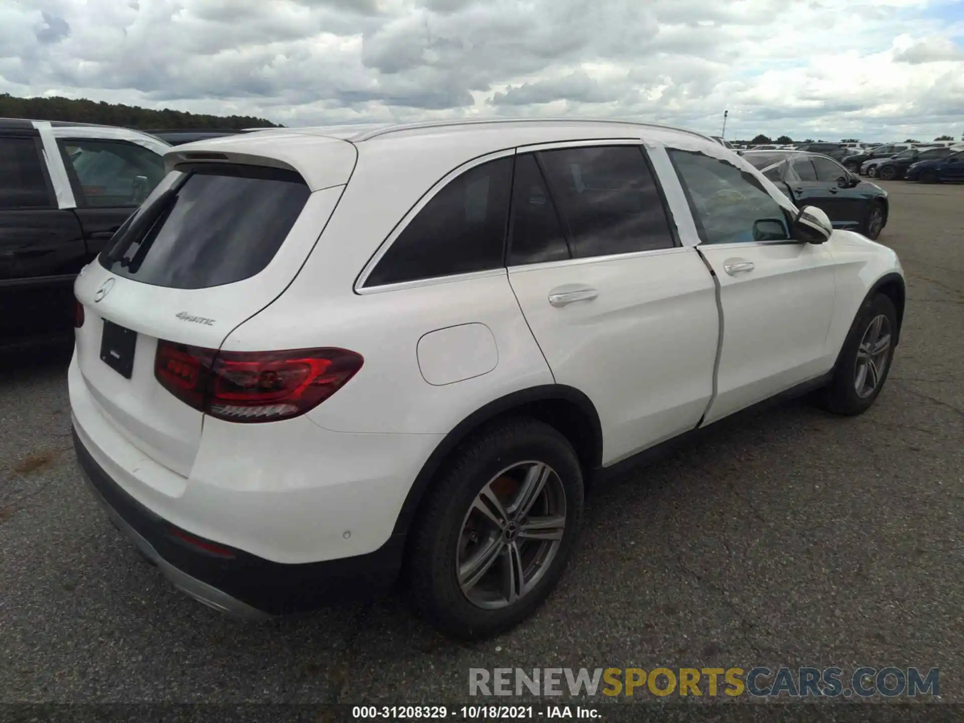 4 Photograph of a damaged car W1N0G8EB8MF884642 MERCEDES-BENZ GLC 2021