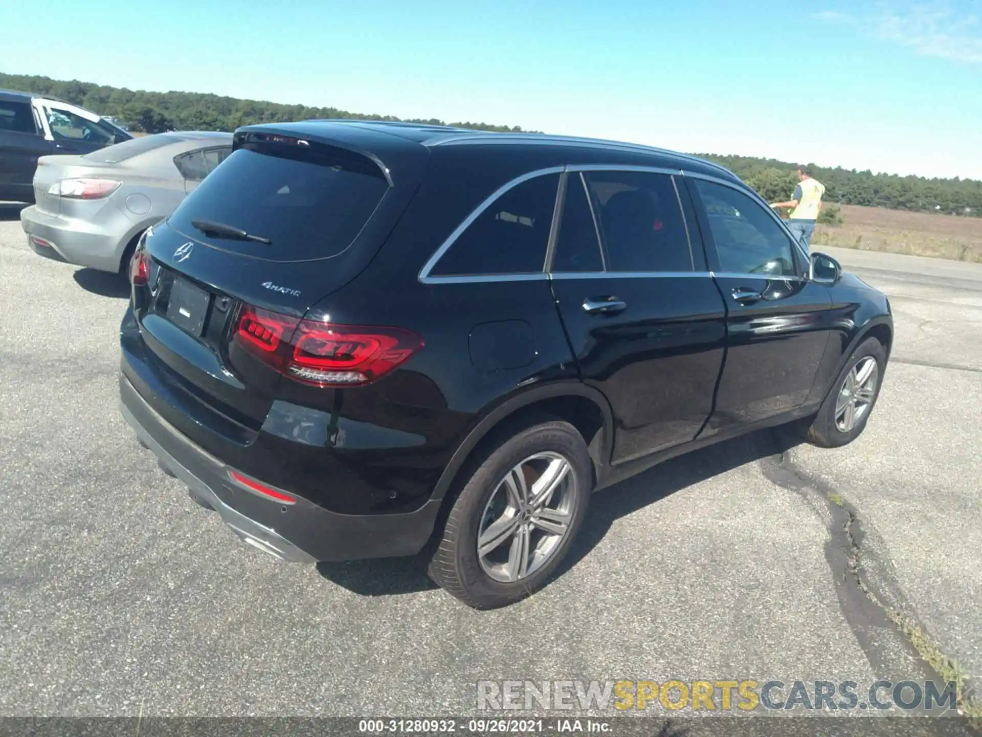 4 Photograph of a damaged car W1N0G8EB9MV296688 MERCEDES-BENZ GLC 2021