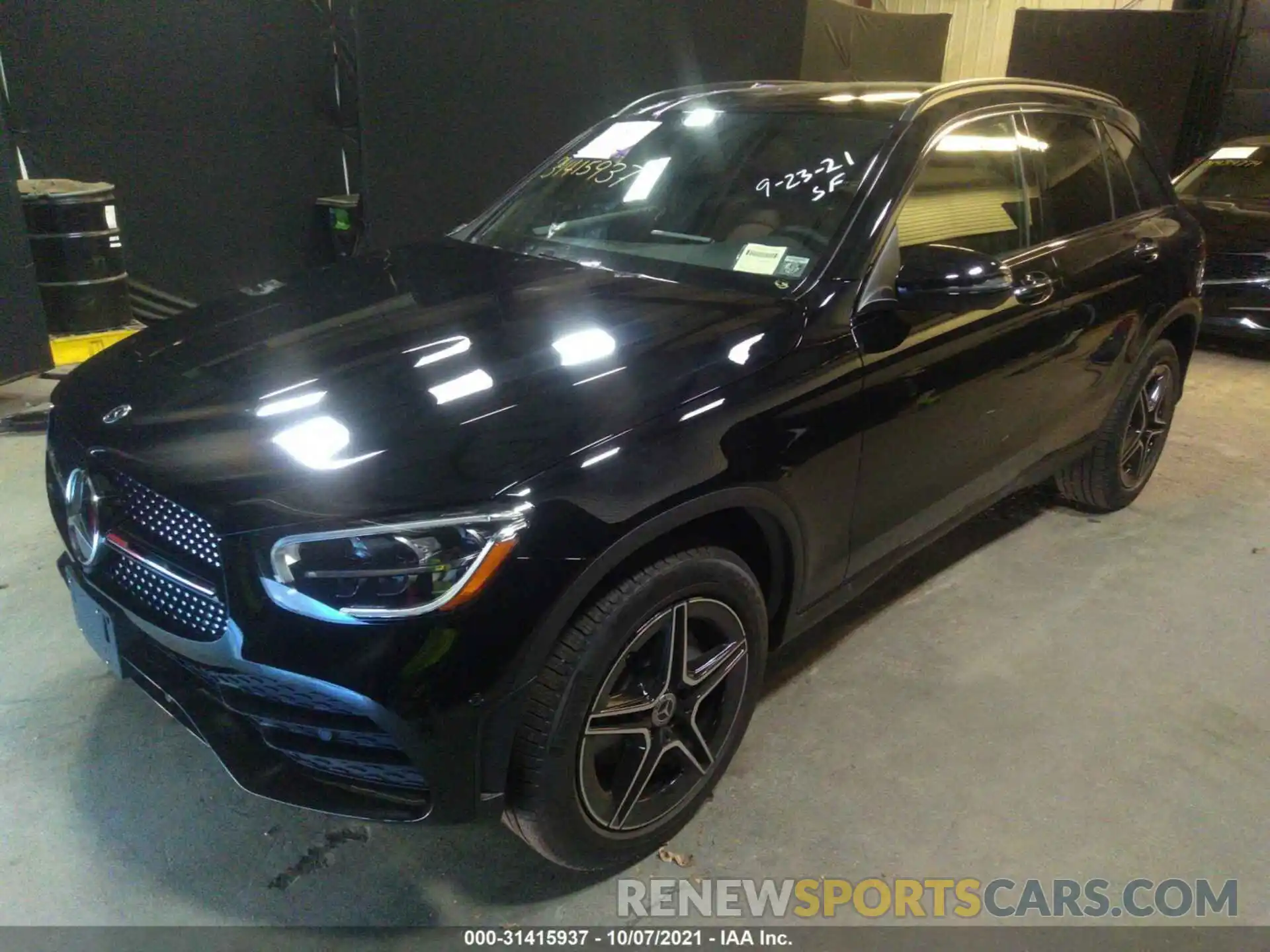 2 Photograph of a damaged car W1N0G8EB9MV307091 MERCEDES-BENZ GLC 2021