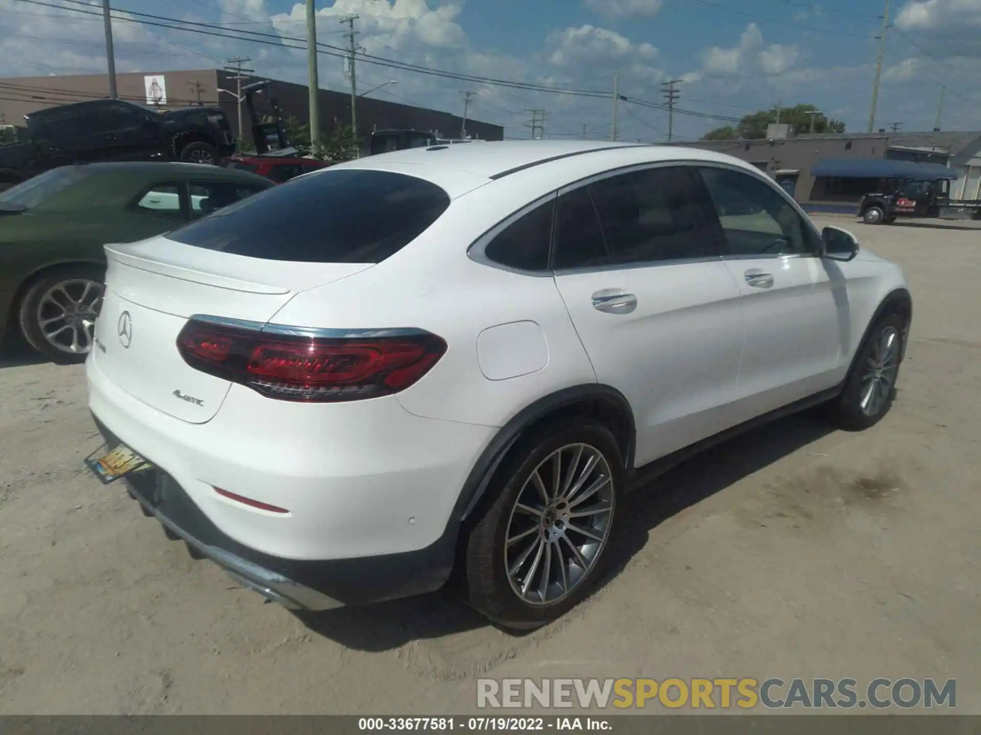 4 Photograph of a damaged car W1N0J8EB9MF888121 MERCEDES-BENZ GLC 2021