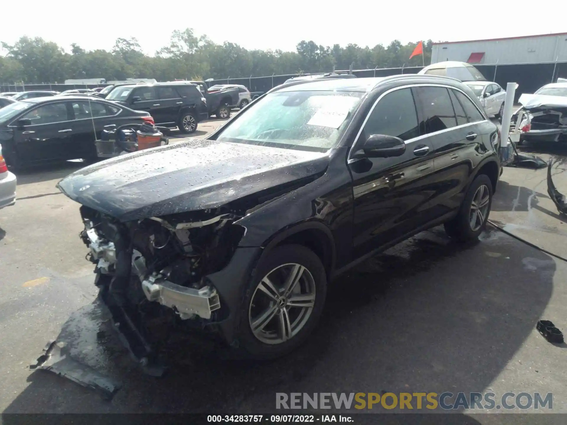 2 Photograph of a damaged car W1N0G8DB0NV352830 MERCEDES-BENZ GLC 2022