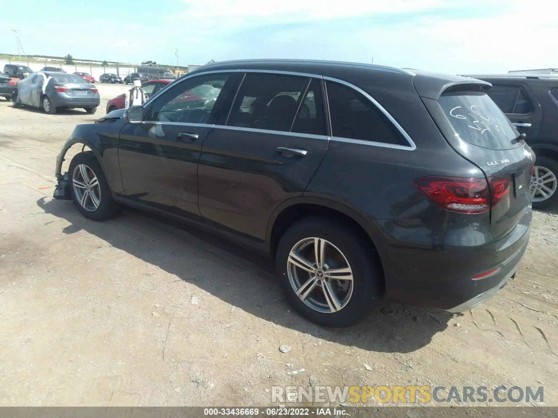 3 Photograph of a damaged car W1N0G8EB0NG066317 MERCEDES-BENZ GLC 2022