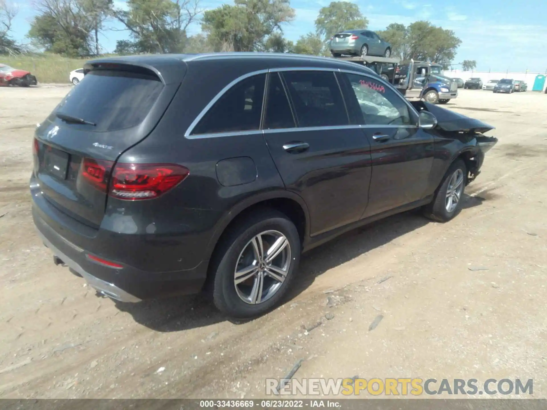 4 Photograph of a damaged car W1N0G8EB0NG066317 MERCEDES-BENZ GLC 2022