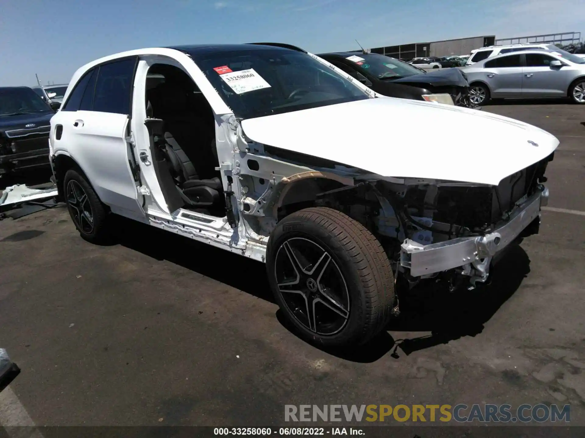 1 Photograph of a damaged car W1N0G8EB0NV326341 MERCEDES-BENZ GLC 2022