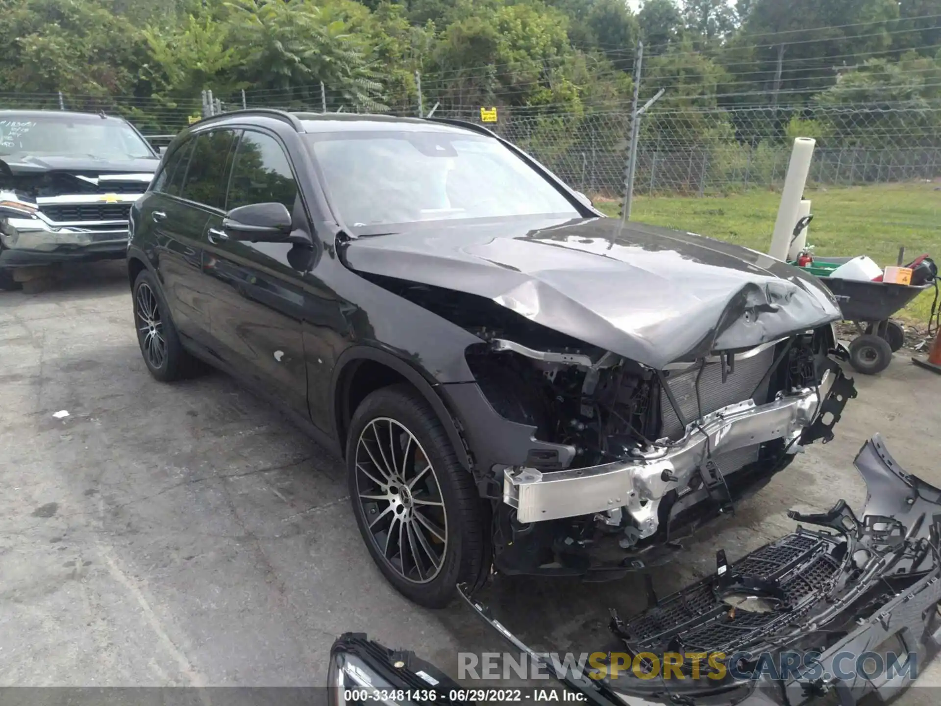 1 Photograph of a damaged car W1N0G8EB1NV362555 MERCEDES-BENZ GLC 2022