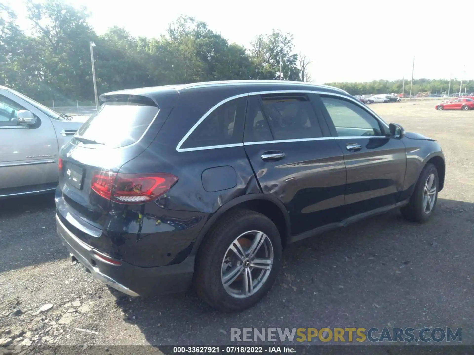 4 Photograph of a damaged car W1N0G8EB2NG034937 MERCEDES-BENZ GLC 2022