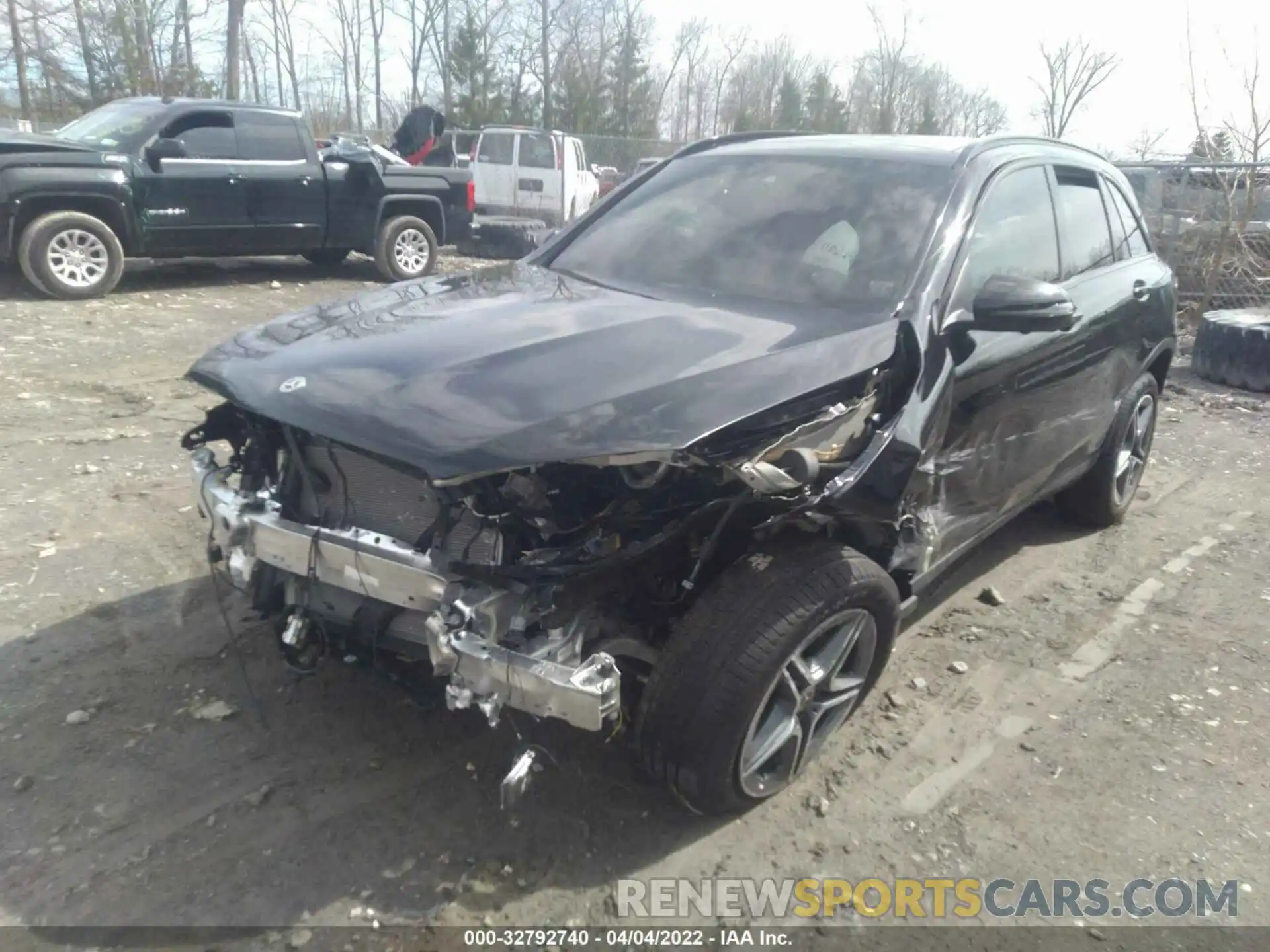 2 Photograph of a damaged car W1N0G8EB3NV329332 MERCEDES-BENZ GLC 2022