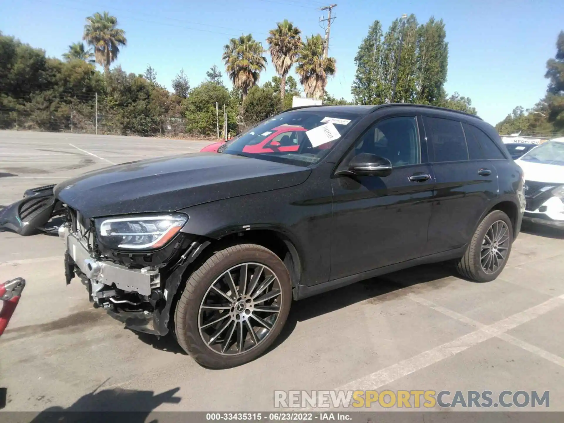 2 Photograph of a damaged car W1N0G8EB3NV334868 MERCEDES-BENZ GLC 2022