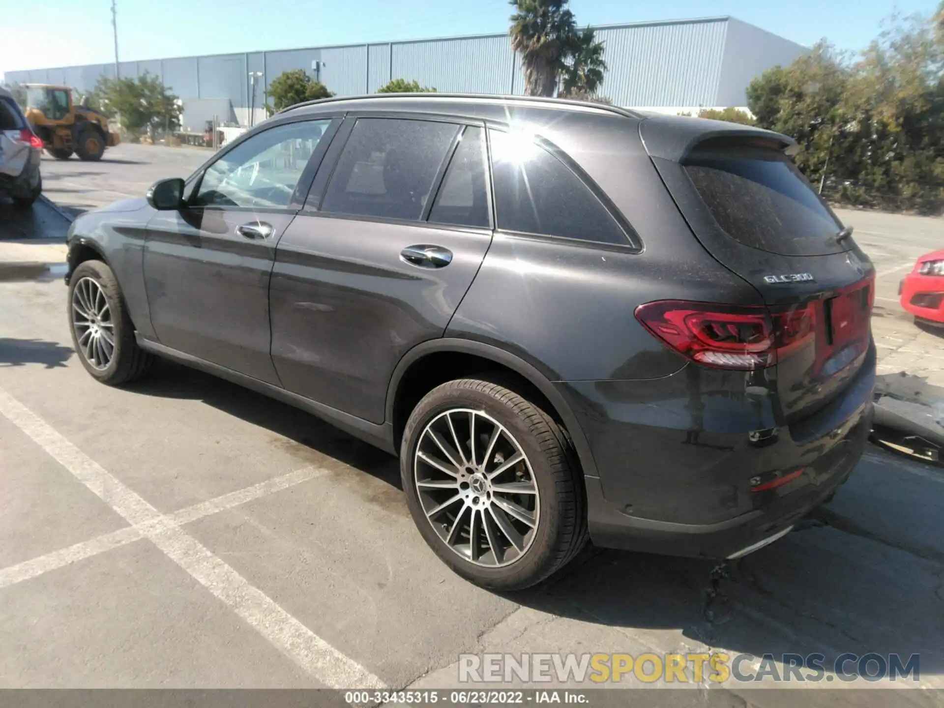 3 Photograph of a damaged car W1N0G8EB3NV334868 MERCEDES-BENZ GLC 2022