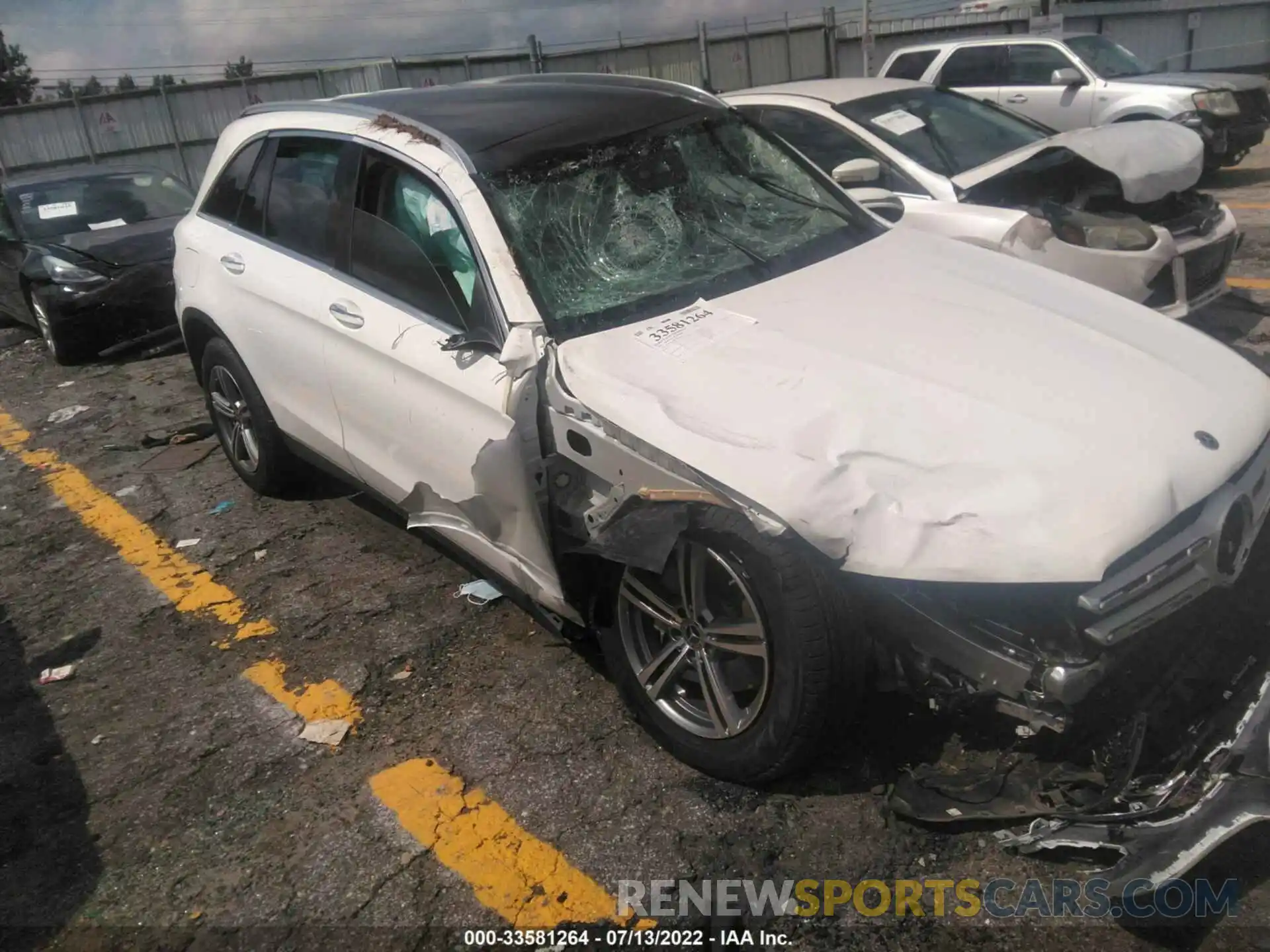 1 Photograph of a damaged car W1N0G8EB4NV385845 MERCEDES-BENZ GLC 2022