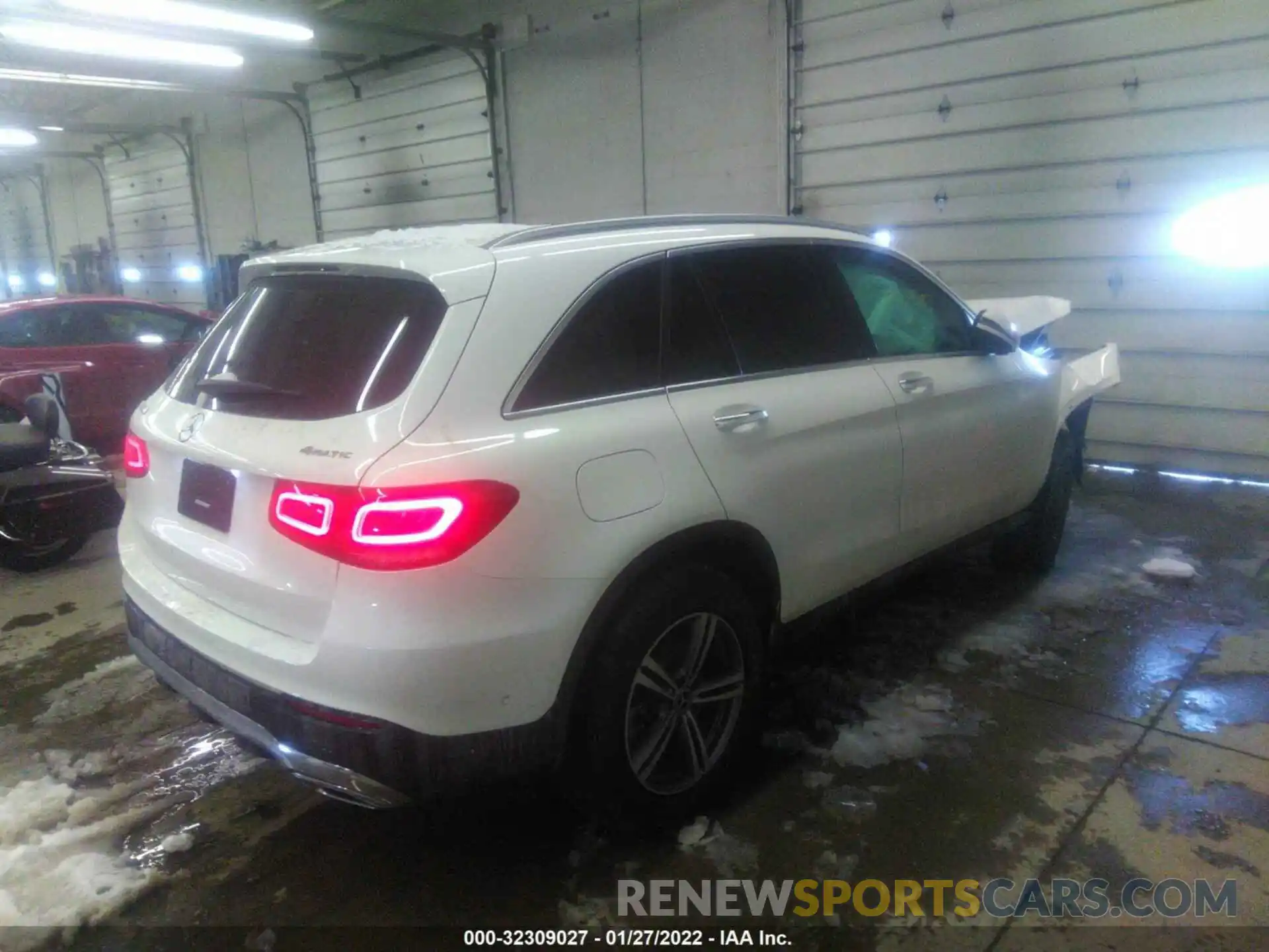 4 Photograph of a damaged car W1N0G8EB7NV339068 MERCEDES-BENZ GLC 2022