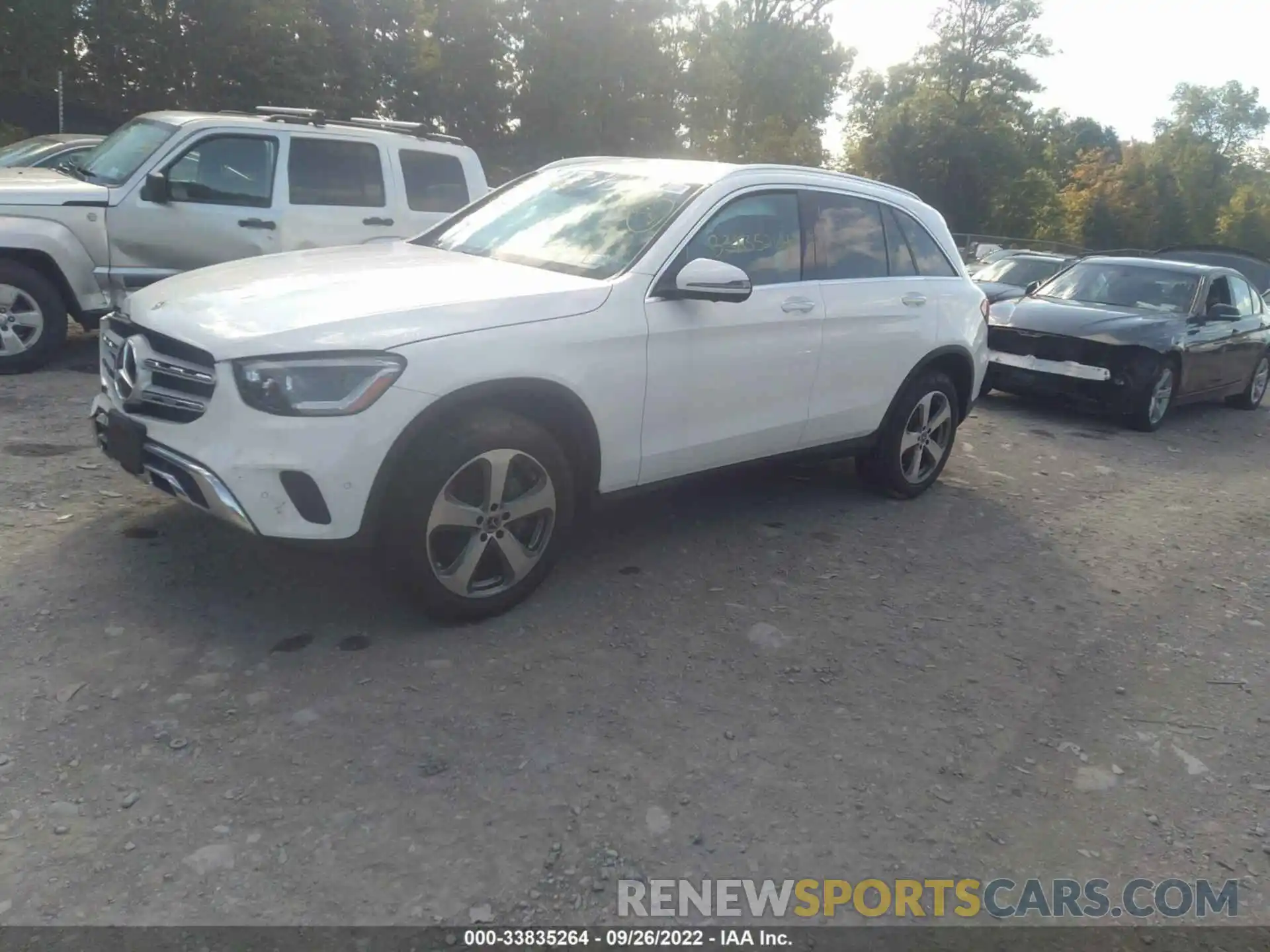 2 Photograph of a damaged car W1N0G8EB8NV335448 MERCEDES-BENZ GLC 2022