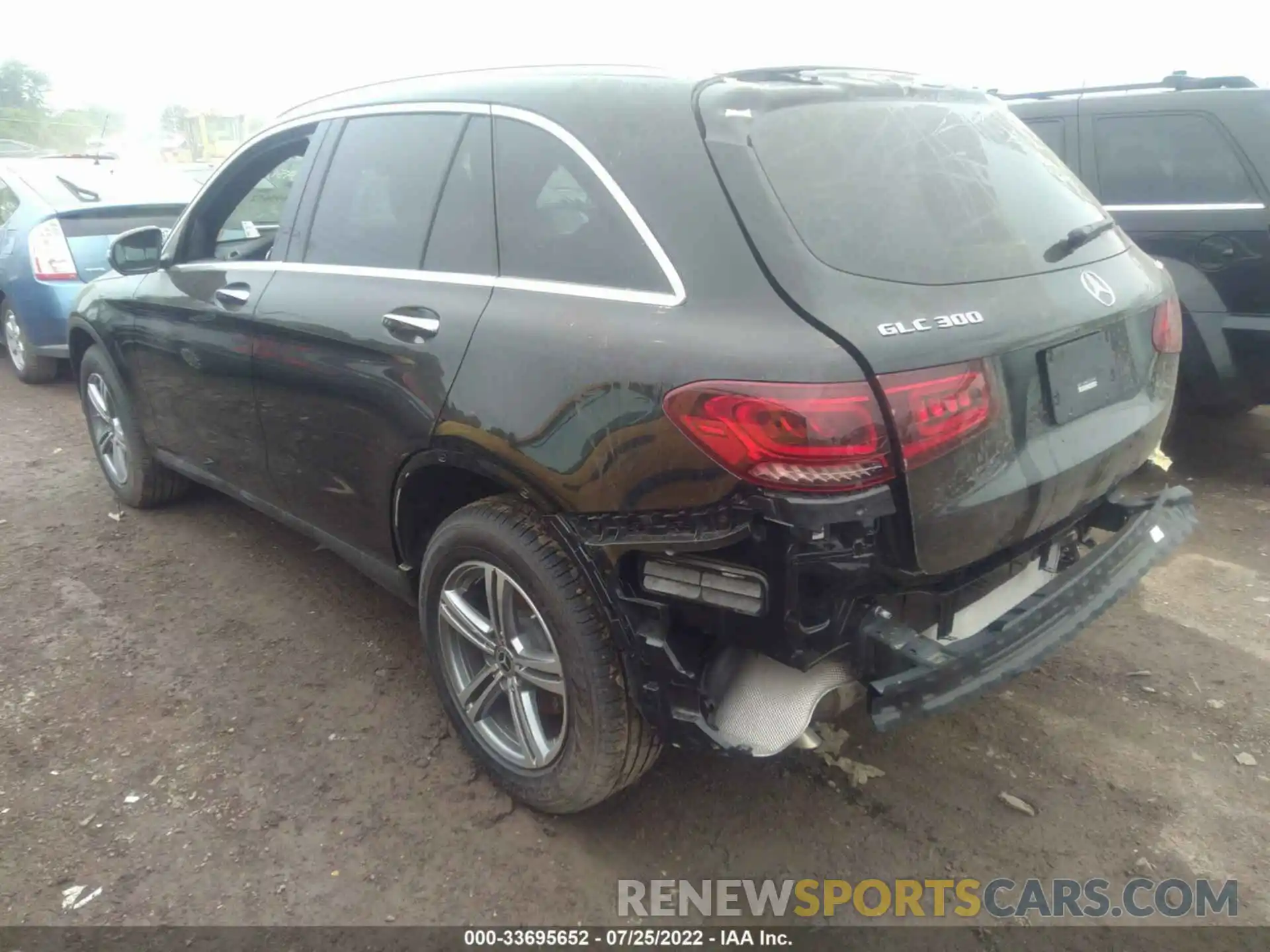 3 Photograph of a damaged car W1N0G8EB9NV342148 MERCEDES-BENZ GLC 2022