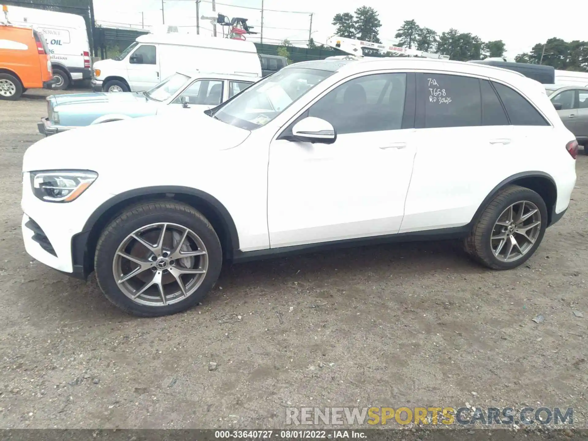 2 Photograph of a damaged car W1N0G8EB9NV349990 MERCEDES-BENZ GLC 2022