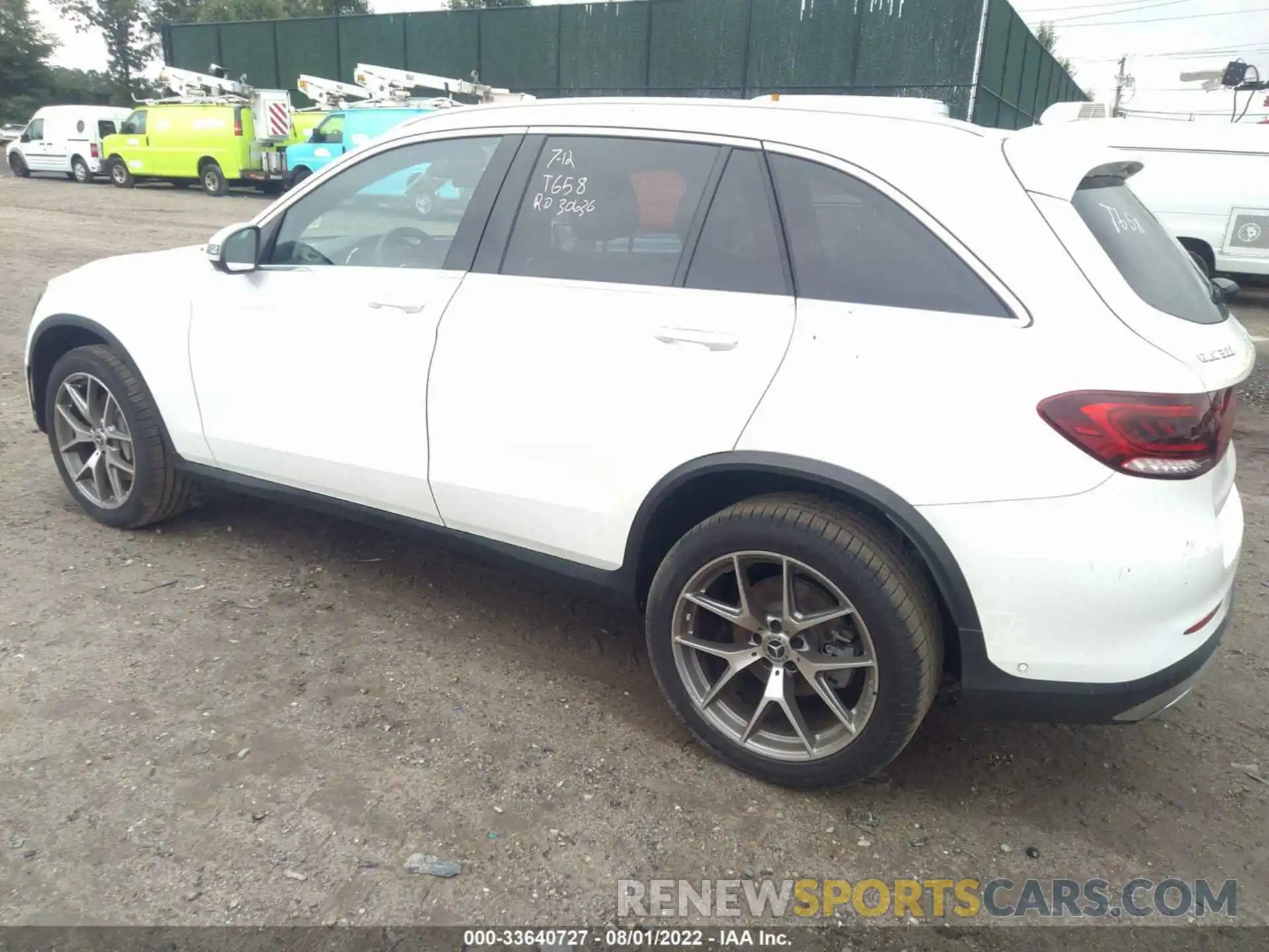 3 Photograph of a damaged car W1N0G8EB9NV349990 MERCEDES-BENZ GLC 2022