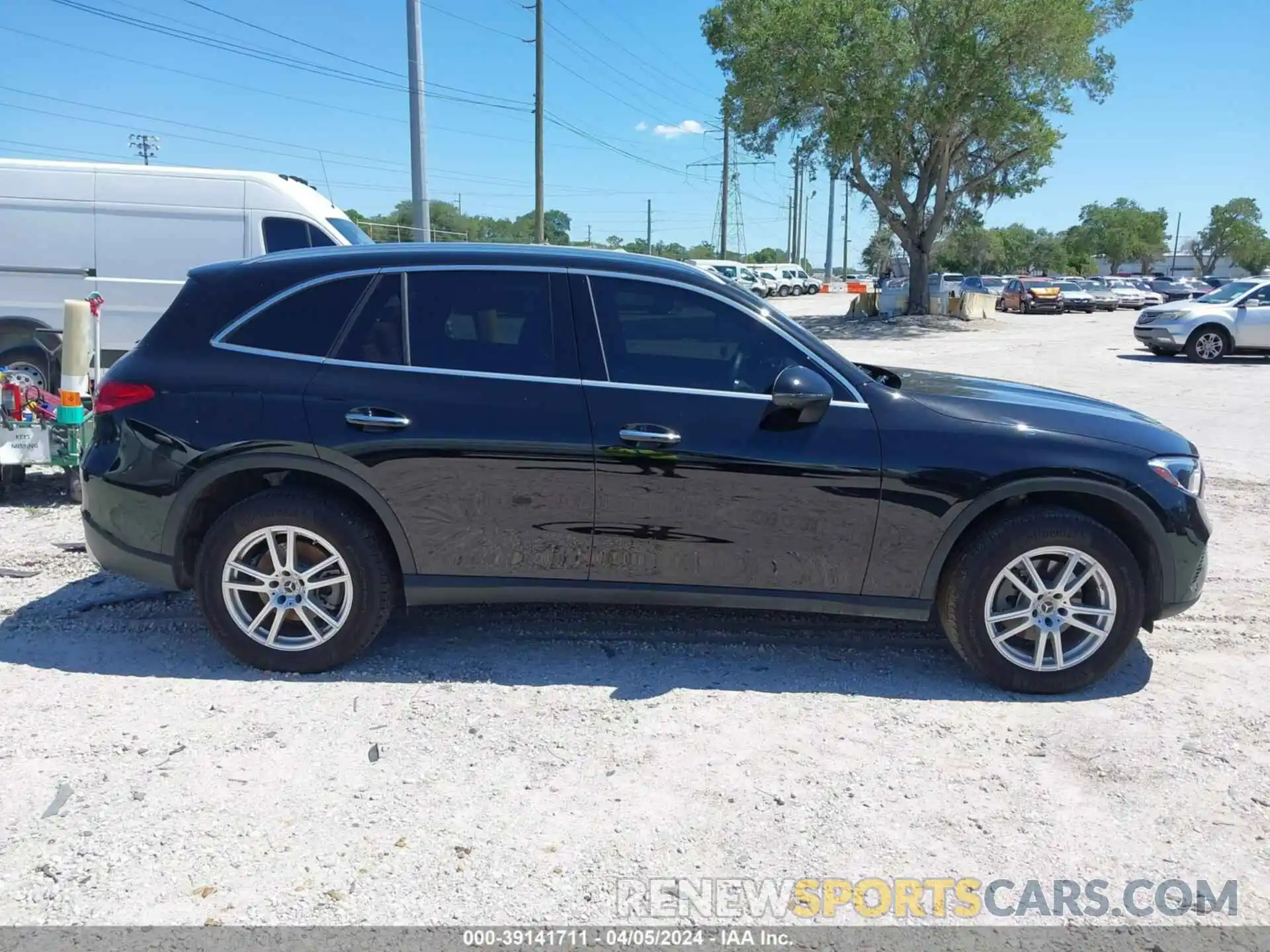 13 Photograph of a damaged car W1NKM4GB5PU022146 MERCEDES-BENZ GLC 2023