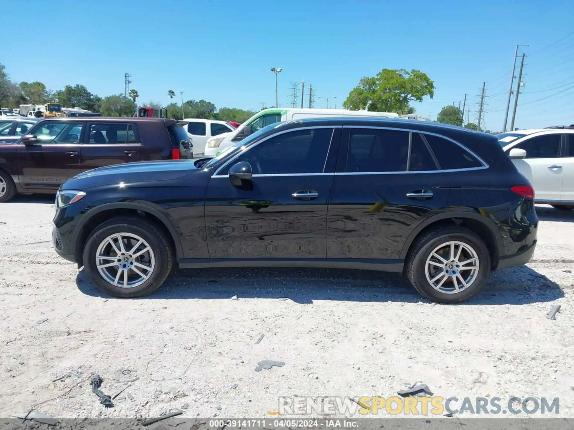 14 Photograph of a damaged car W1NKM4GB5PU022146 MERCEDES-BENZ GLC 2023