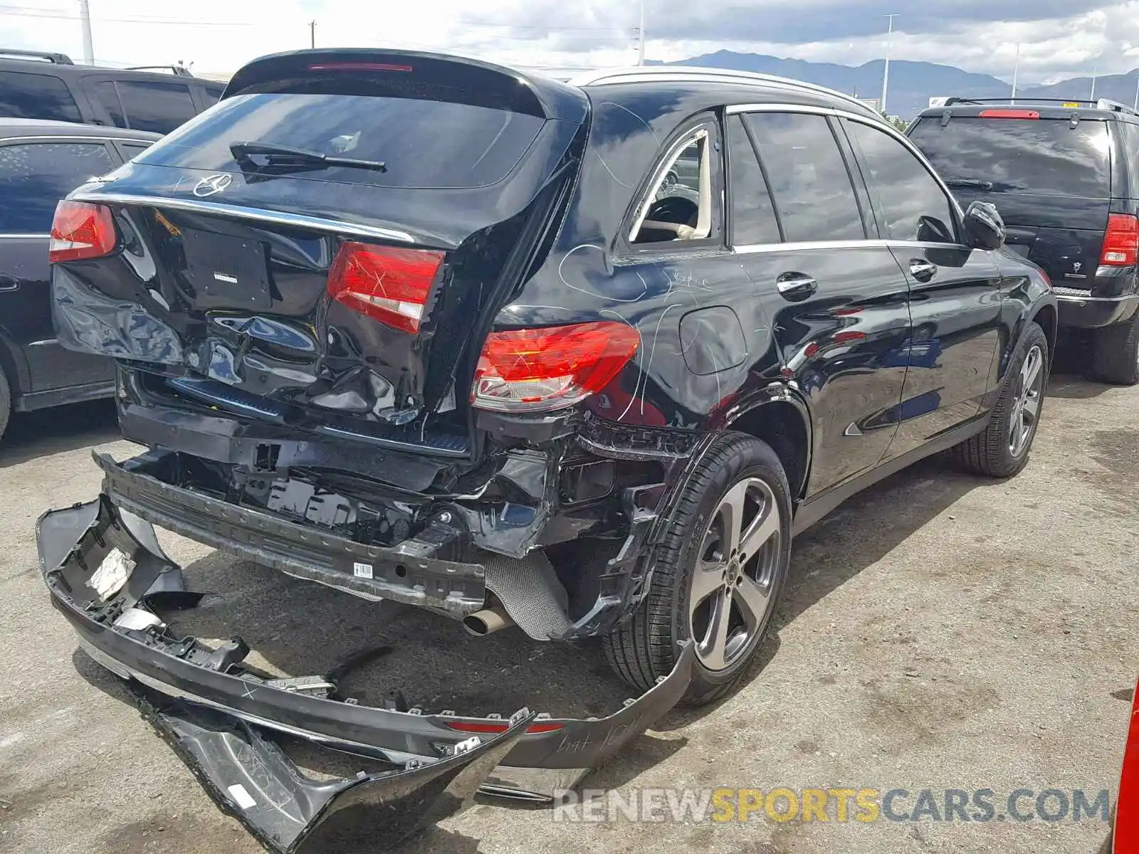 4 Фотография поврежденного автомобиля WDC0G4JB0KV119590 MERCEDES-BENZ GLC 300 2019