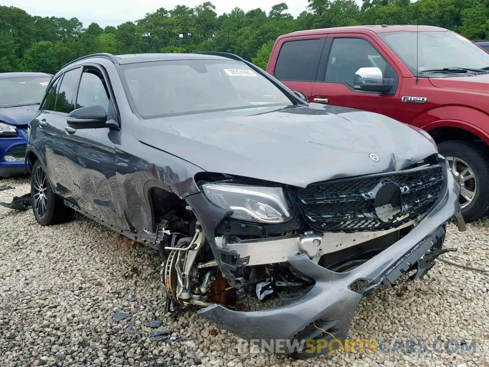 1 Photograph of a damaged car WDC0G4JB0KV127933 MERCEDES-BENZ GLC 300 2019