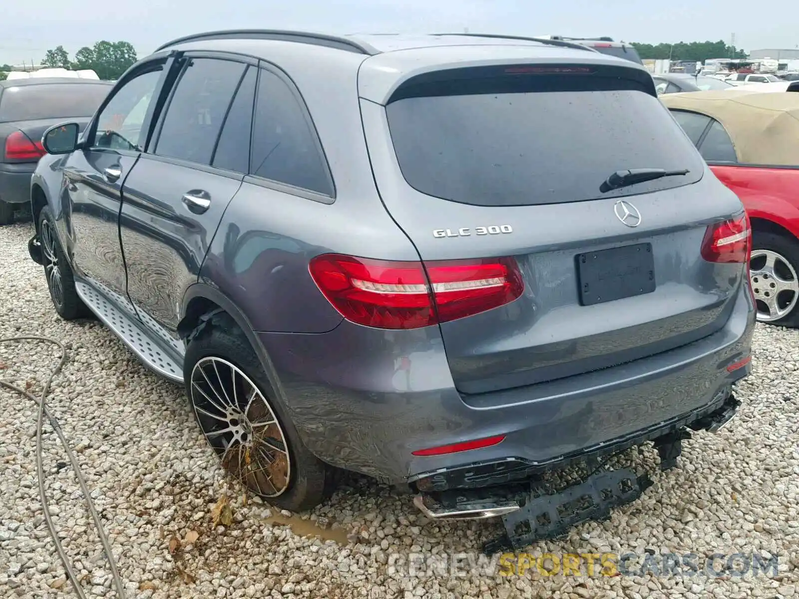 3 Photograph of a damaged car WDC0G4JB0KV127933 MERCEDES-BENZ GLC 300 2019