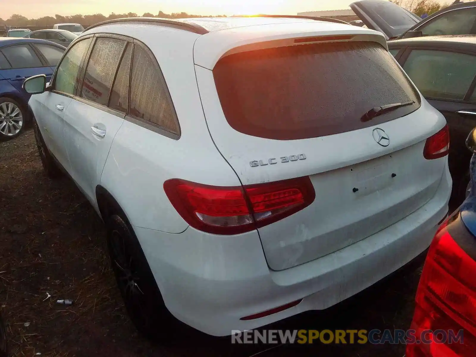 3 Photograph of a damaged car WDC0G4JB0KV147955 MERCEDES-BENZ GLC 300 2019