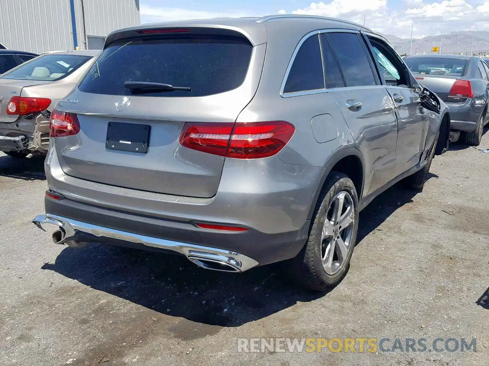 4 Photograph of a damaged car WDC0G4JB1KF593512 MERCEDES-BENZ GLC 300 2019