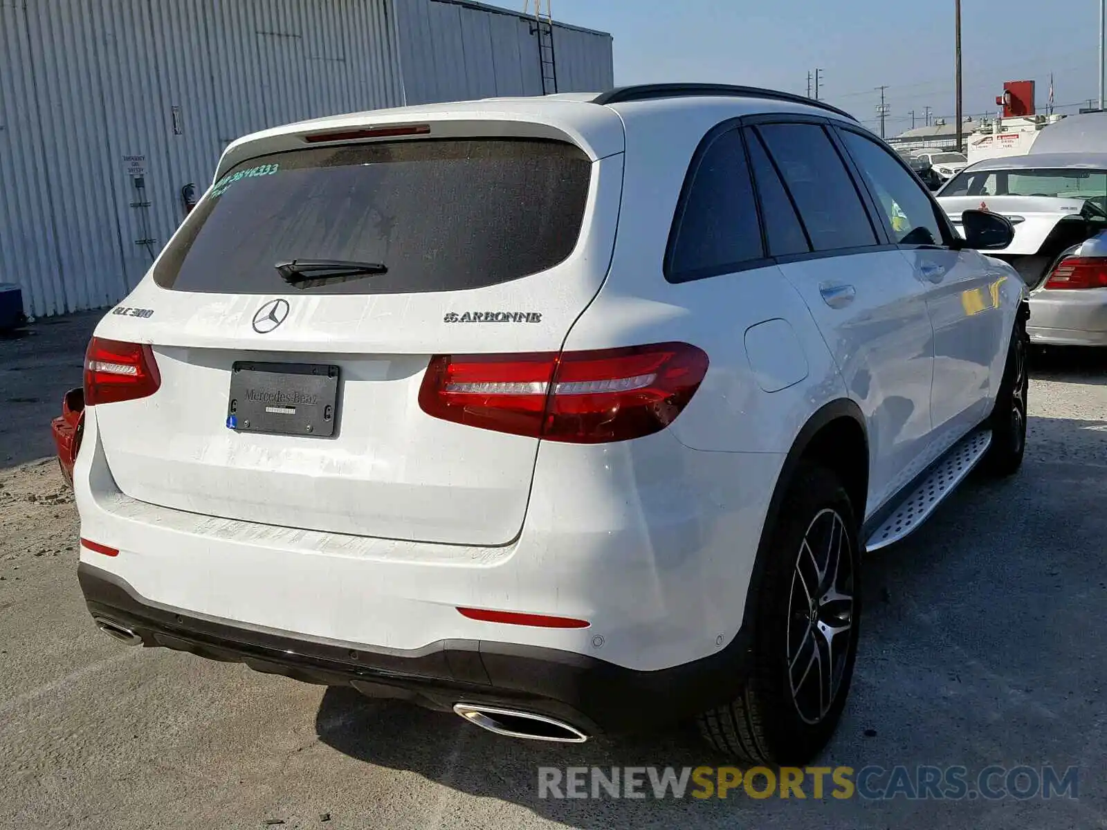 4 Photograph of a damaged car WDC0G4JB1KV184609 MERCEDES-BENZ GLC 300 2019